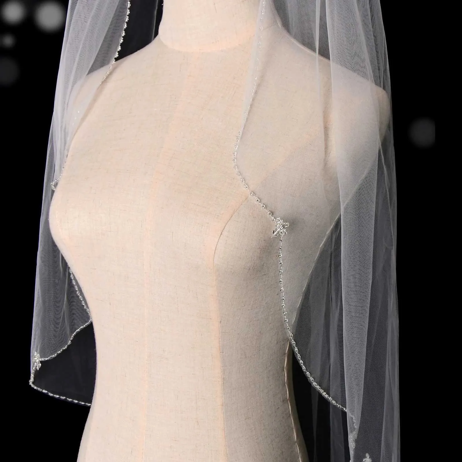 Eleganter Brautschleier Mit Perlen Und Strass Für Brautfrisuren_voghion.com