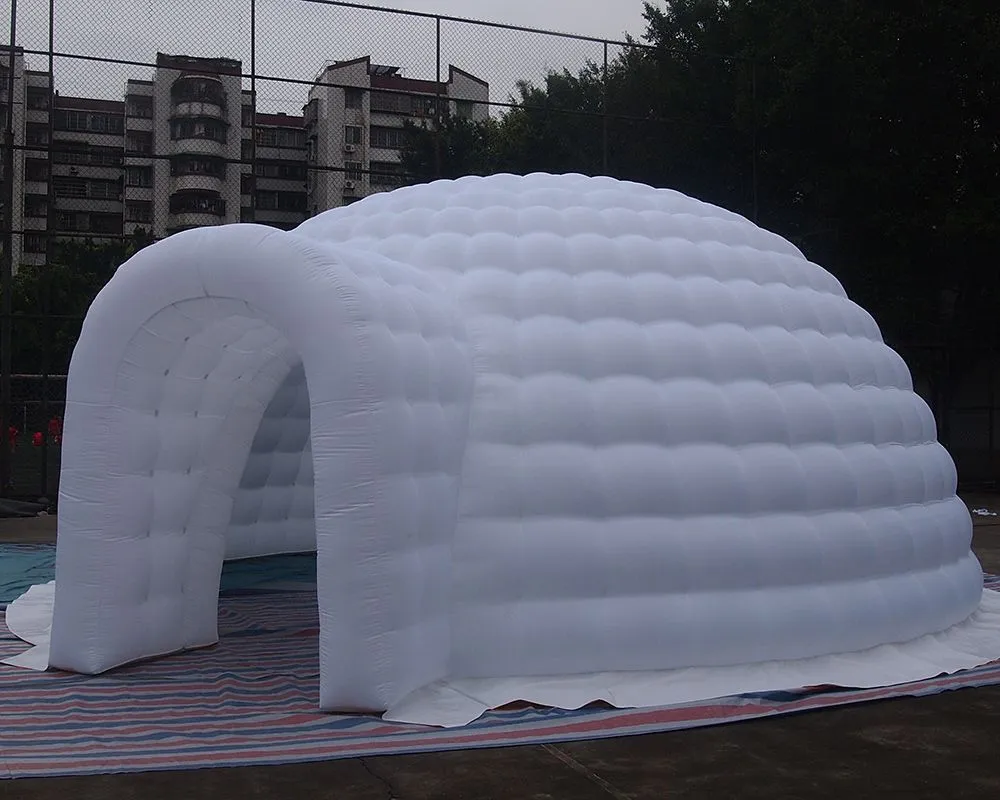 En gros 10 md (33 pieds) avec ventilateur extérieur extérieur imperméable Tent igloo gonflable, tentes de dôme de fête gonflables avec lumière LED