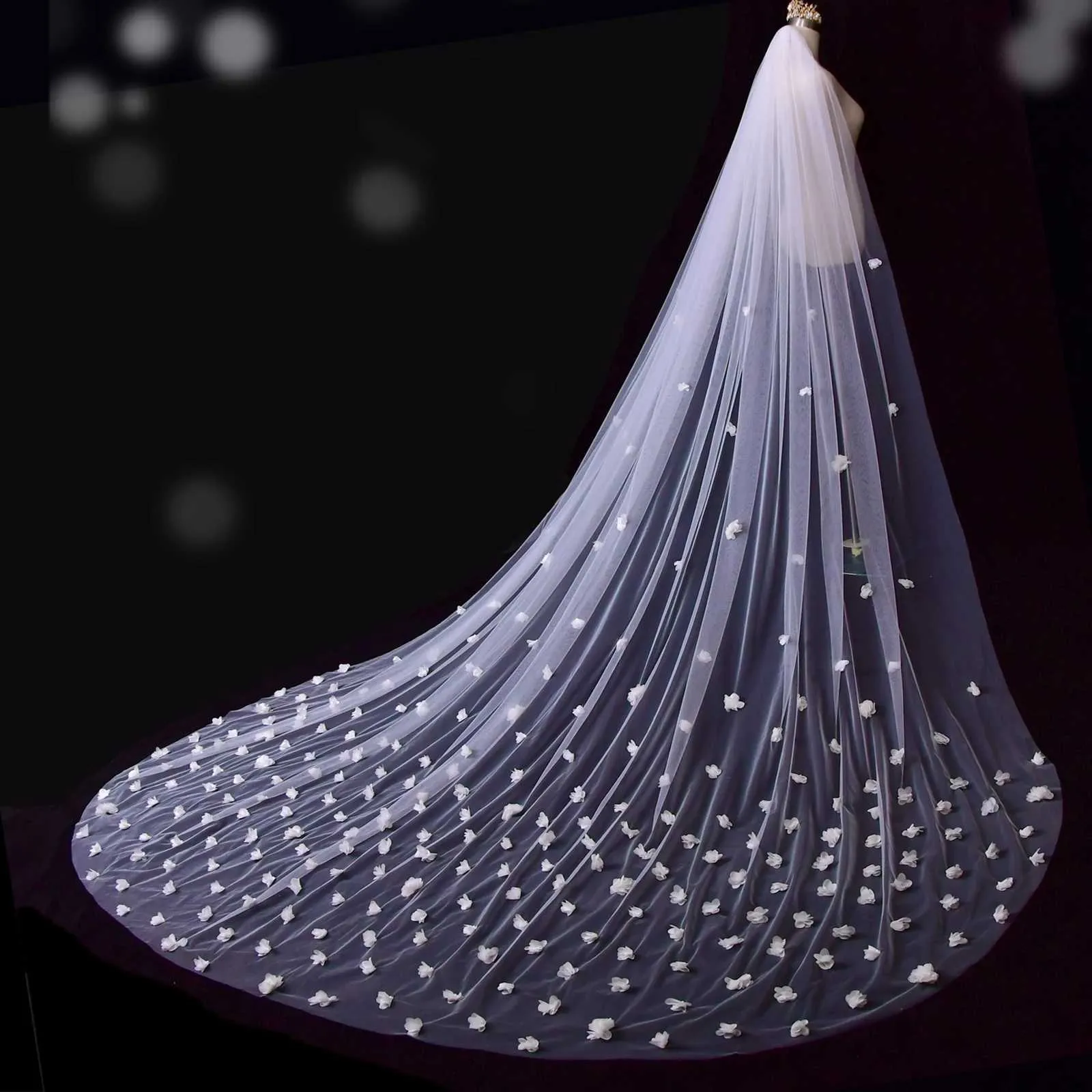 Long Cathedral Bridal Veil With 3d Flowers And Comb For Wedding_voghion.com