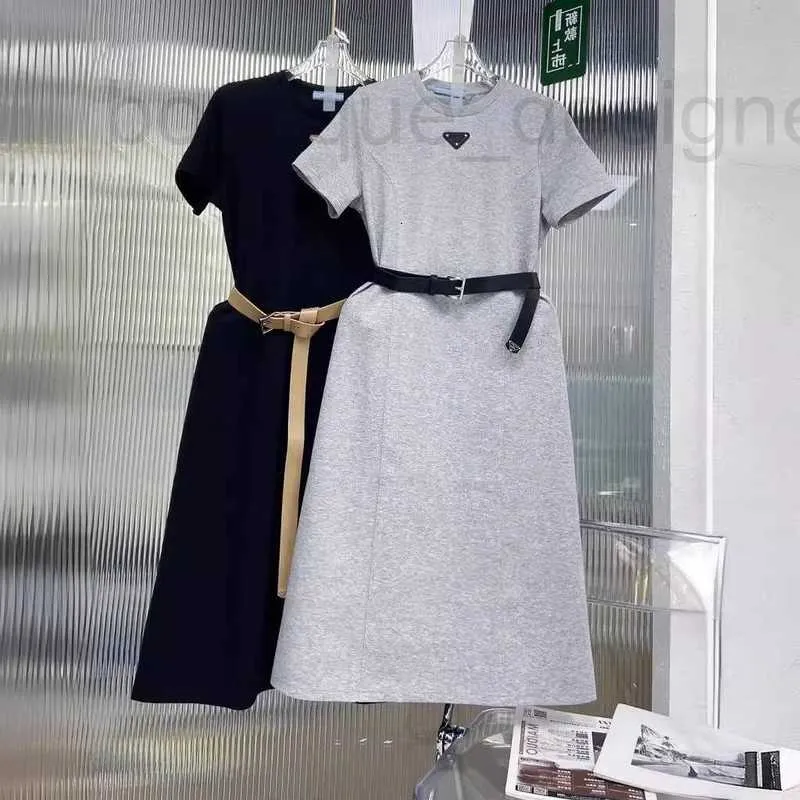 Basic Casual Dresses Designer Brand 2024 Zomer Nieuw Triangle -label Emblem Elastische Slim Fit middenlengte Korte Slip Dames Lange 2ndb