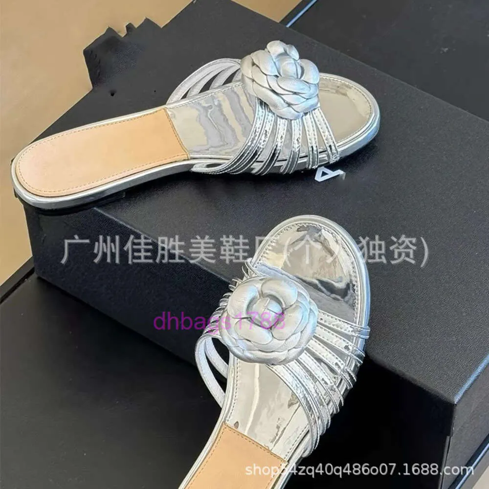 Designer sandalen vrouwen kleine sandalen slippers chenel dames buitenkleding camellia bloem open teen platte bodem flip flop strandschoenen