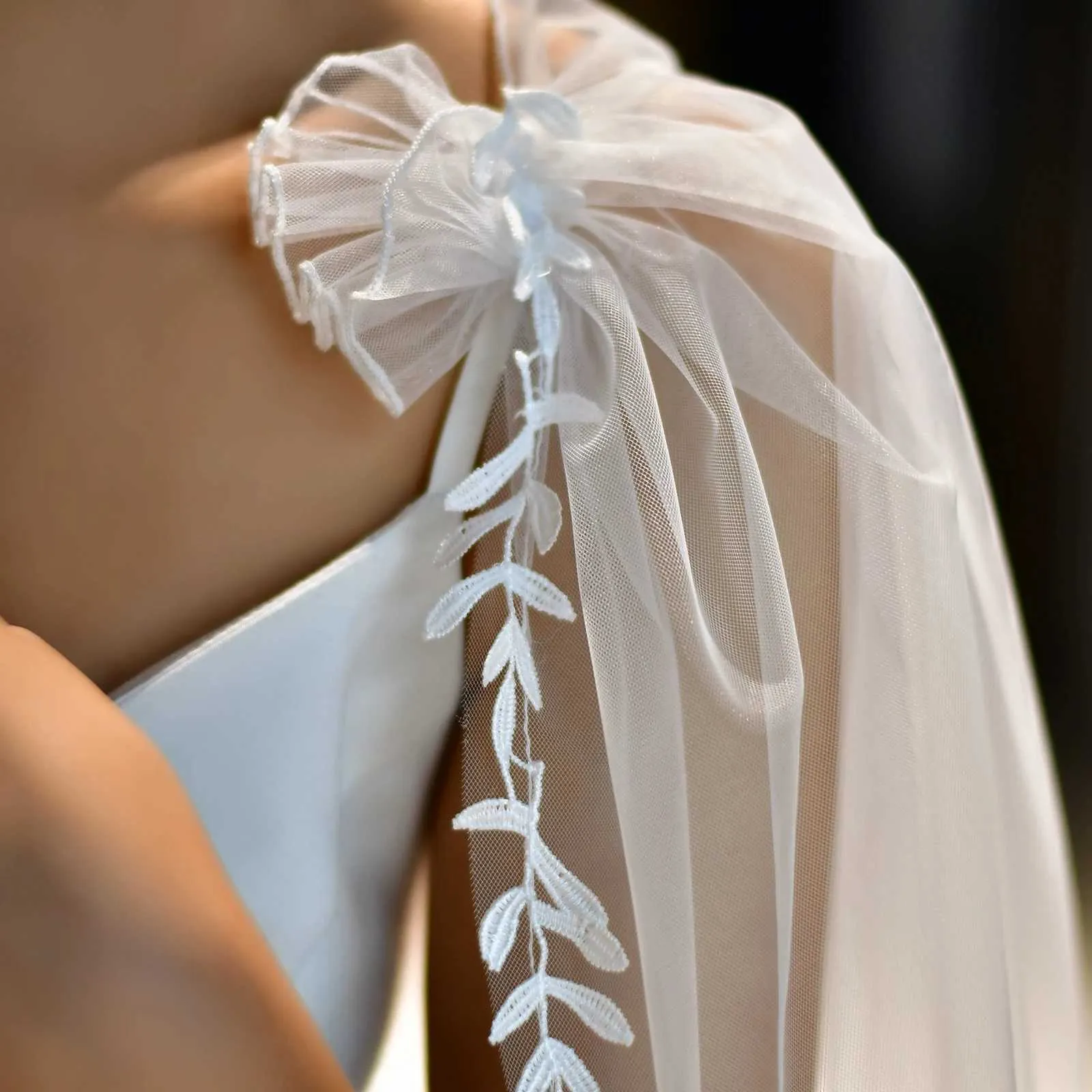 Haarschmuck für Damen MZB26, durchsichtiger Kathedralenumhang, Schleier, florale Spitze, Brautumhang, eleganter Hochzeitsschal mit Blättern, langer Umhang_voghion.com