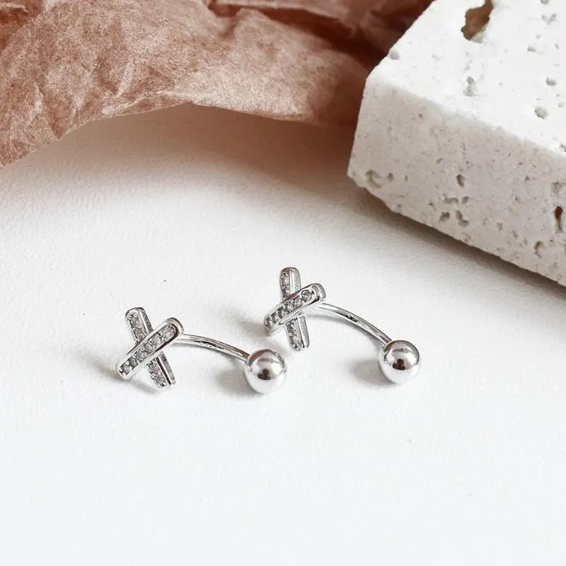 Boucles d'oreilles personnalisées avec des perles rondes et une lettre de vis x Design en argent S925
