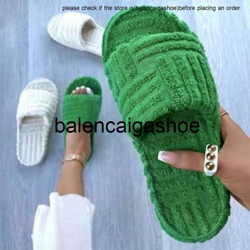 Botteg Venetas Scarpe bottegaa pantofole piatte Summer Furry Women Sole Sole a punta aperta Muli a colori solidi scarpe da piattaforma per il comfort interno per 2023 Umzl