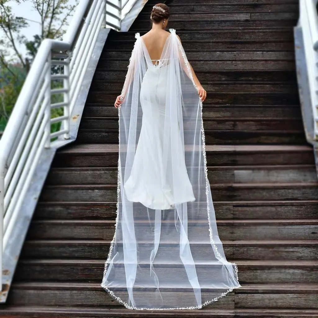 Braut-umhangschleier Mit Spitzenblumen Für Elegante Hochzeiten_voghion.com
