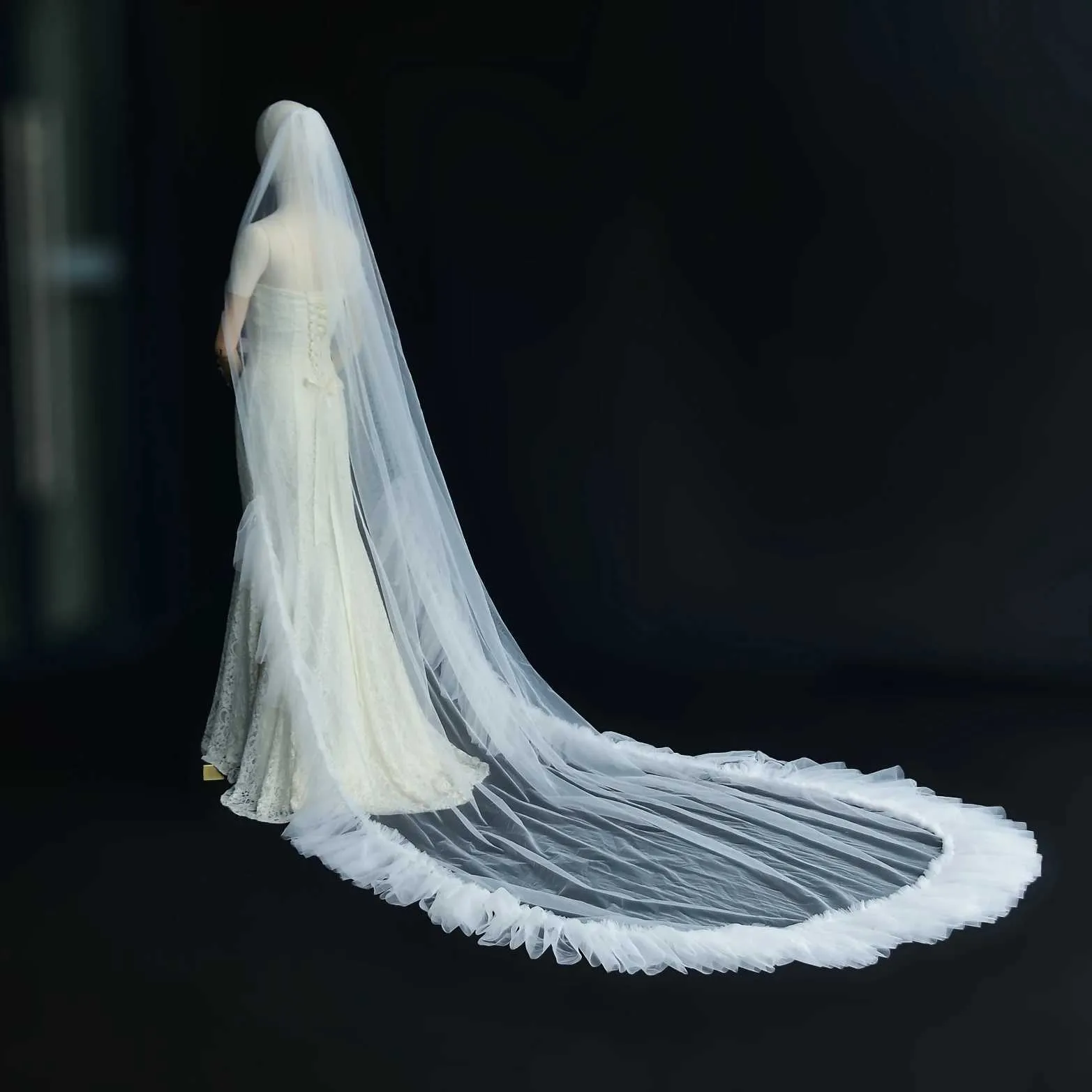 Hair Jewelry V181 Romantic Bridal Veils 1 Tier Lotus Leaf Pleated Edge Long Cathedral Veil with Comb Wedding Bride_voghion.com