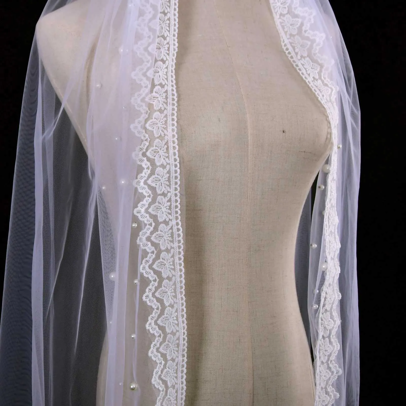 Gioielli V168 Velo corto Velo da sposa con perline di perle 1 strato Mantiglia con bordo in pizzo con punta delle dita Accessori per capelli da sposa morbidi per_voghion.com