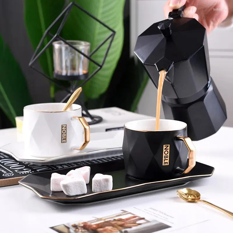 Kopjes schotels koffiekop en schotel set ins Engelse middag tea home European Style Licht luxe keramisch zwart