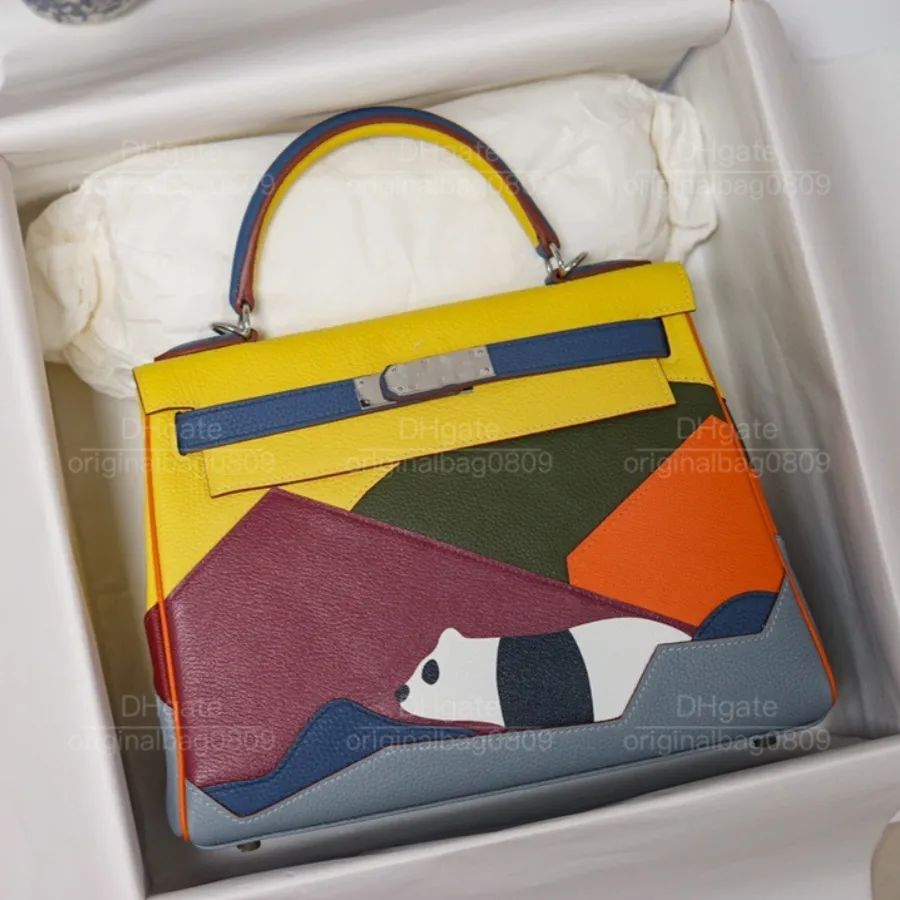 12A 1: 1 Toppkvalitetsdesigner Tygväskor Artistic Multi-Color Match Color Panda och Landscape Tour Niche Design Chinese Style Women's Luxury Handbags med Original Box.