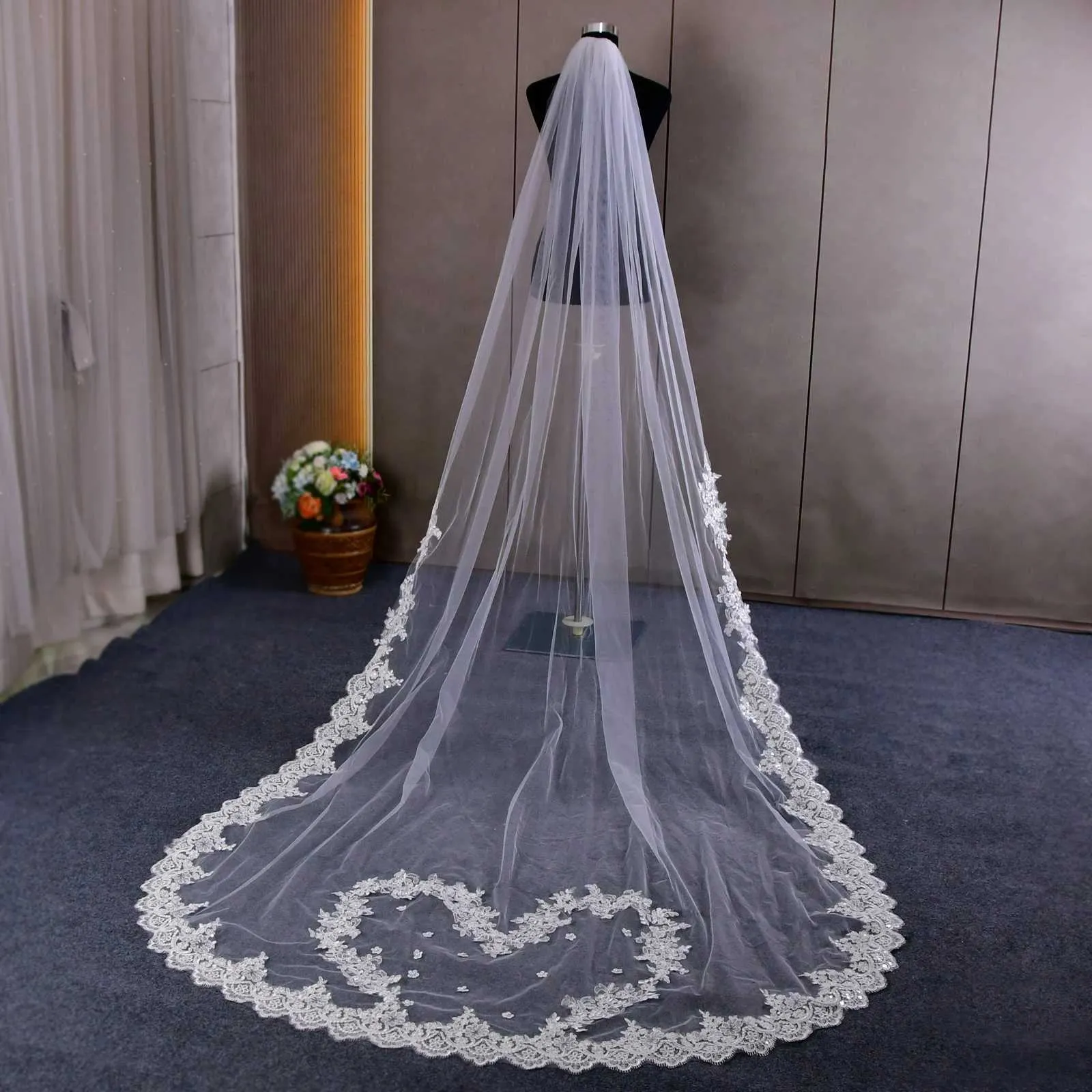 Hair Jewelry V163 Love Shape Veil Long Bridal Veils Cathedral 1 Tier Lace Appliques Edge Mantilla Wide Wedding_voghion.com
