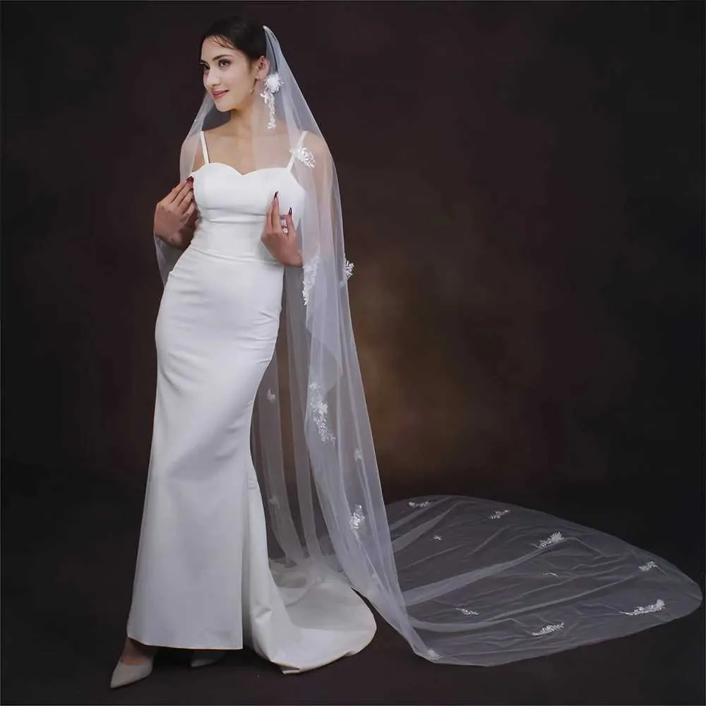 Haarschmuck Eleganter Spitzen-Hochzeitsschleier mit Perlen 3D-Blume Lange Kathedrale Weiche Brautillusion mit Kamm Brautzubehör_voghion.com