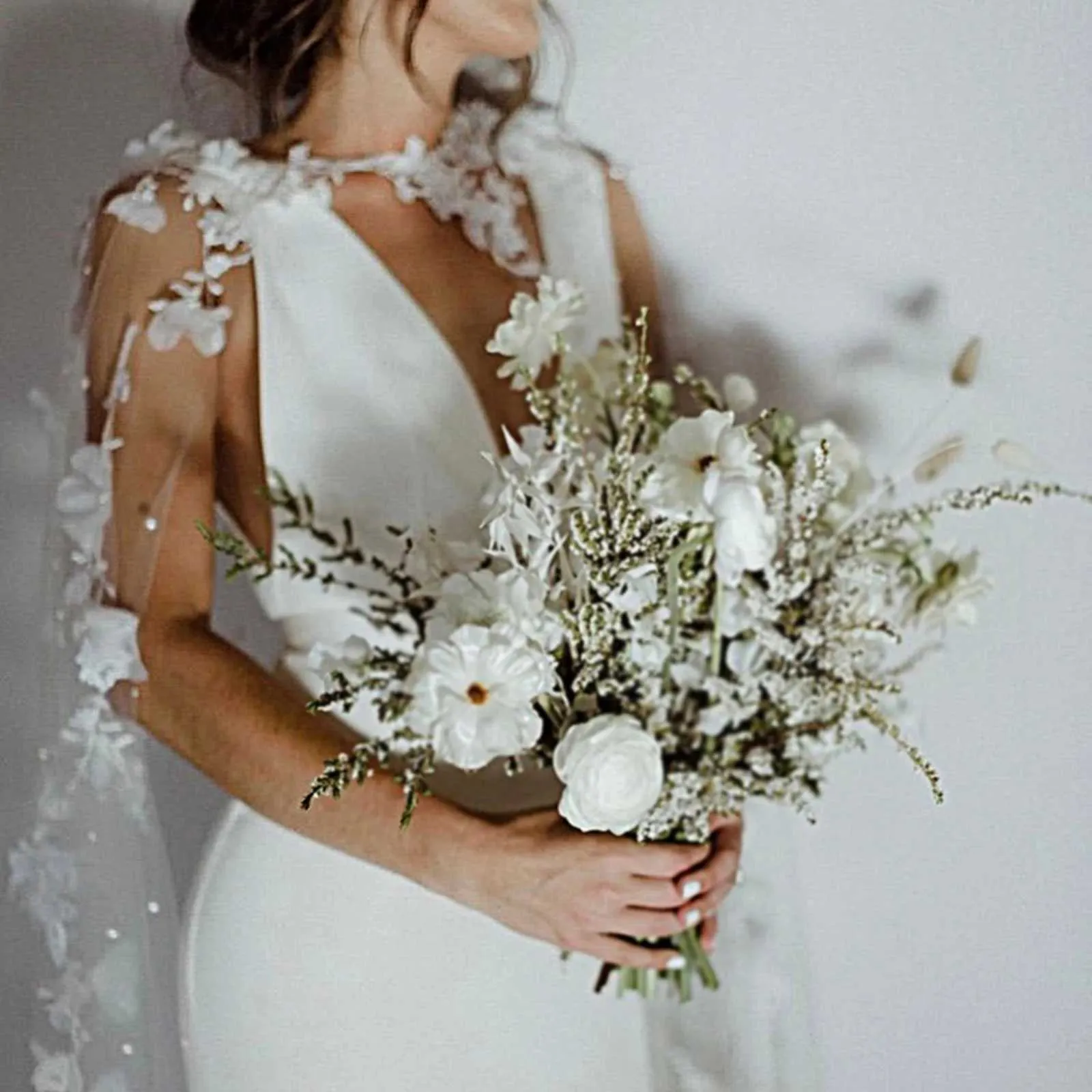 Brudslöja cape med 3d blommor bröllopshåraccessoarer för brud_voghion.com