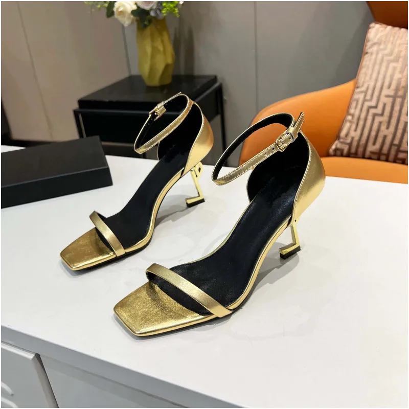 Sandálias femininas de grife de saltos altos metal y-solar sapatos de cabeça quadrada nua preta vermelha fosca sandálias de marca de 8,5 cm de salto alto Sexy Saltos de casamento tênis de sandália