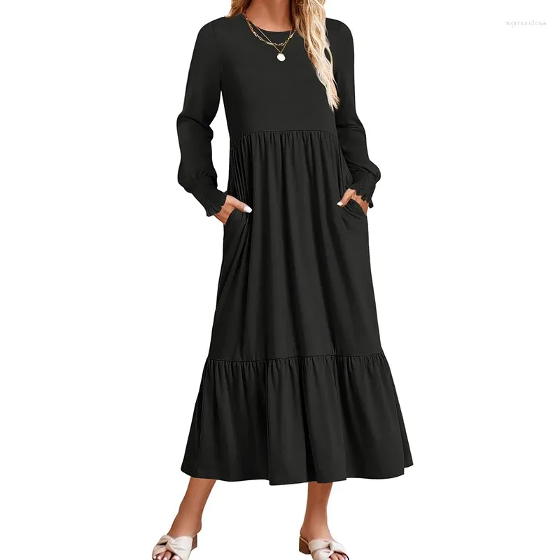 カジュアルドレス女性の2024年秋の長袖ドレスクルーネックゆるいプリーツティアドンスイングマキシとポケット付き
