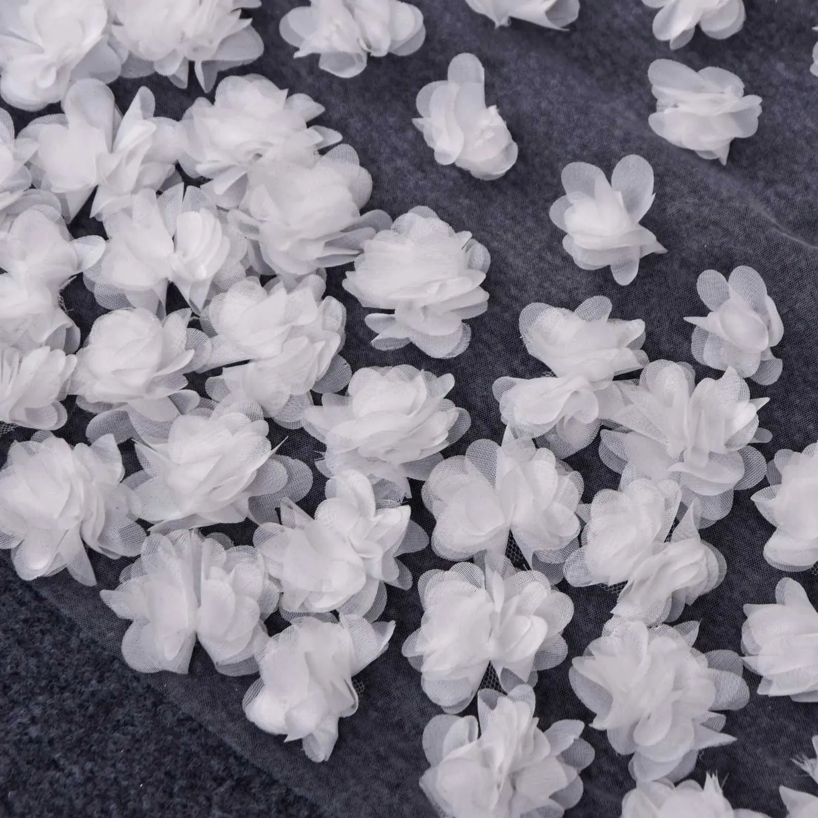 Wedding Veil With 3d Organza Flowers And Comb For Bridal Hair_voghion.com