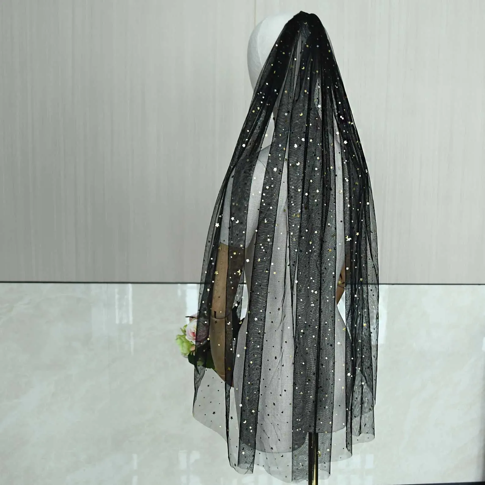 Sparkly Black Bridal Veil With Gold Star And Moon Details_voghion.com