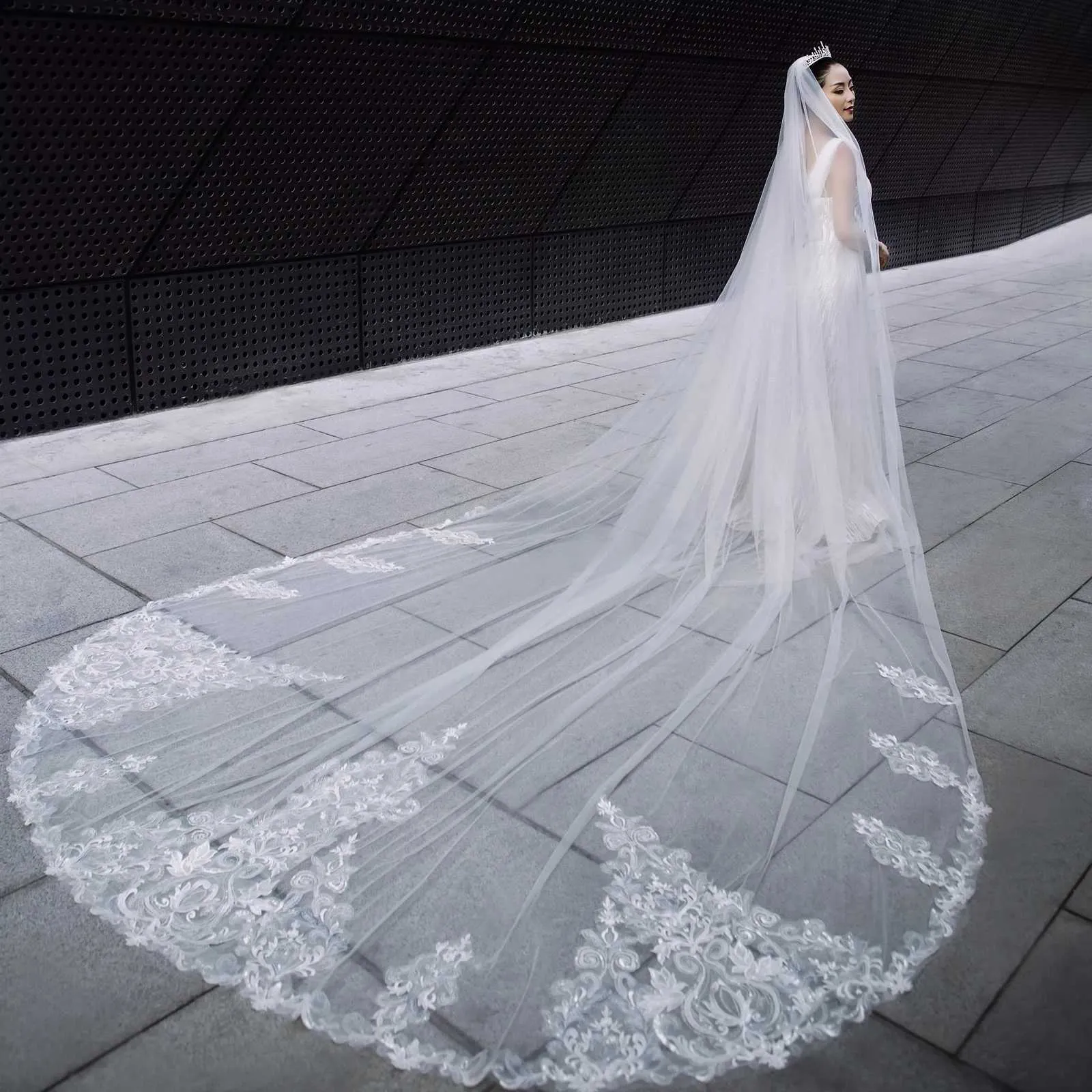 Gioielli per capelli Velo lungo da sposa a cattedrale Veli da sposa a 1 strato Applicazioni in pizzo Bordo Mantilla Accessori da sposa larghi per la sposa_voghion.com