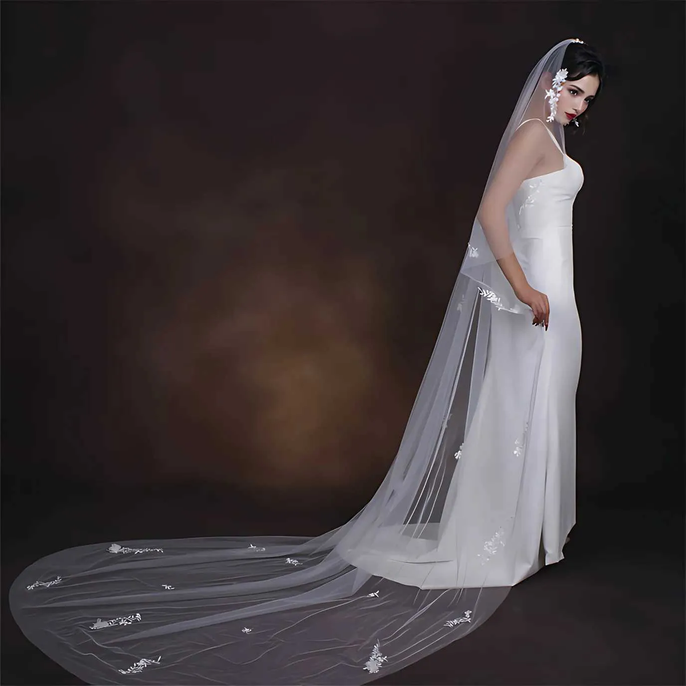 Haarschmuck Eleganter Spitzen-Hochzeitsschleier mit Perlen 3D-Blume Lange Kathedrale Weiche Brautillusion mit Kamm Brautzubehör_voghion.com