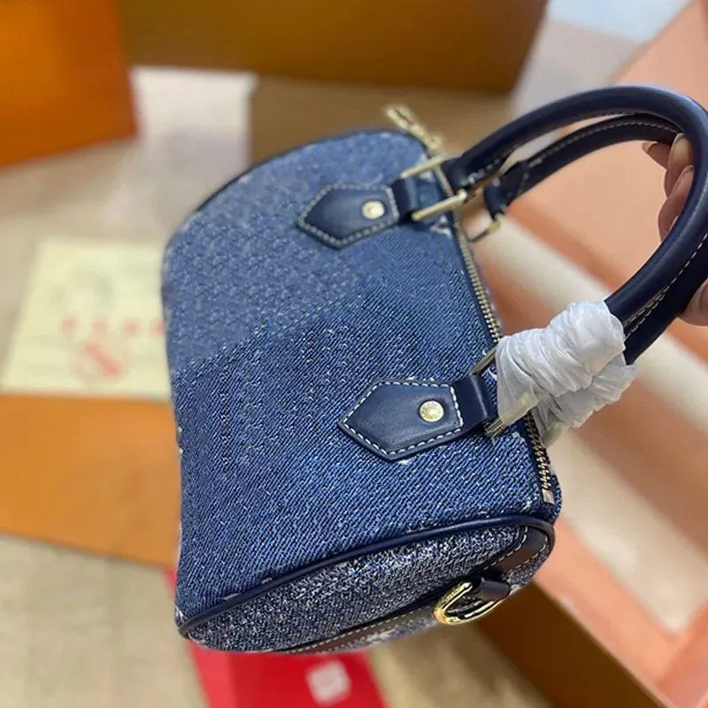 Sacchetto di tela capsule selvatica di luxurys designer lam sulla moda con chiusura a blocco della spalla per spalla da spalla da donna crossbody clutch retrò sdff