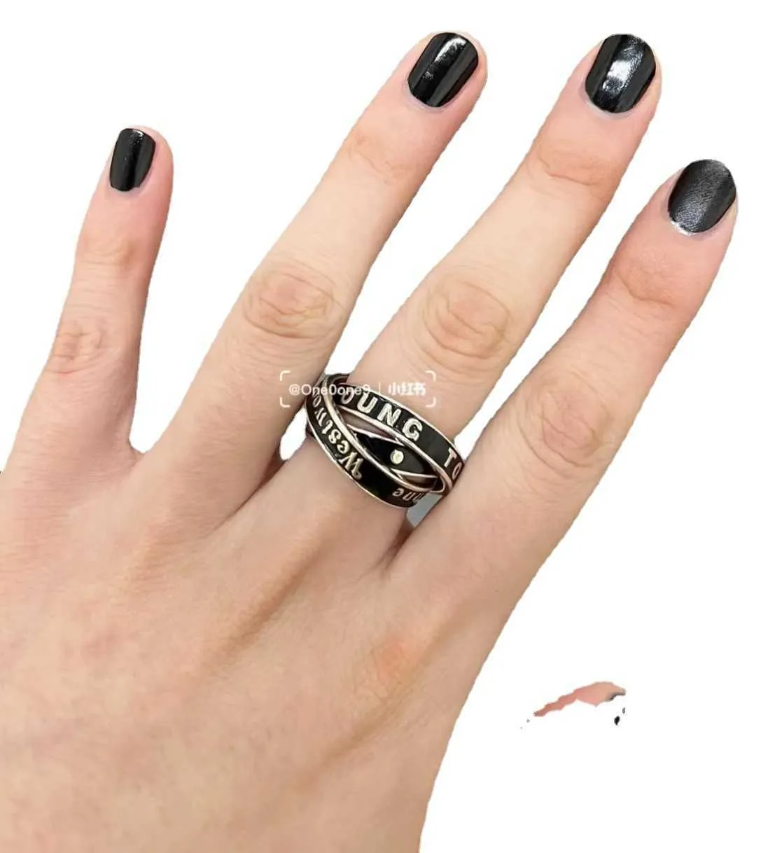 Brand Westwoods Three Ring Enamel Engraving Super Cool and Sweet Small Popular Punk Stacked Nail