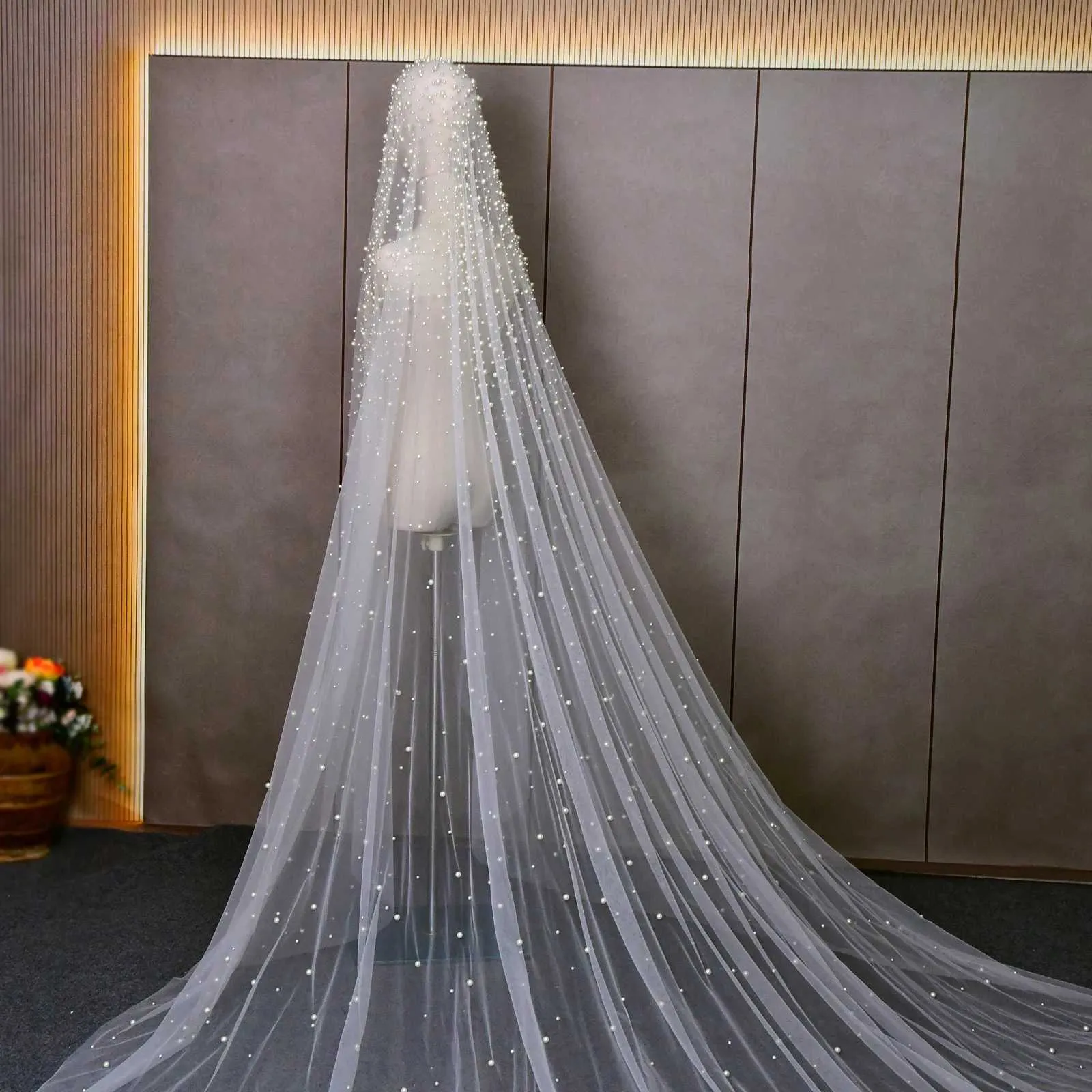 Hair Jewelry V139 Beaded Bridal Extra Long Cathedral Length Veil 3M Wide Veils with Comb Wedding Accessories_voghion.com