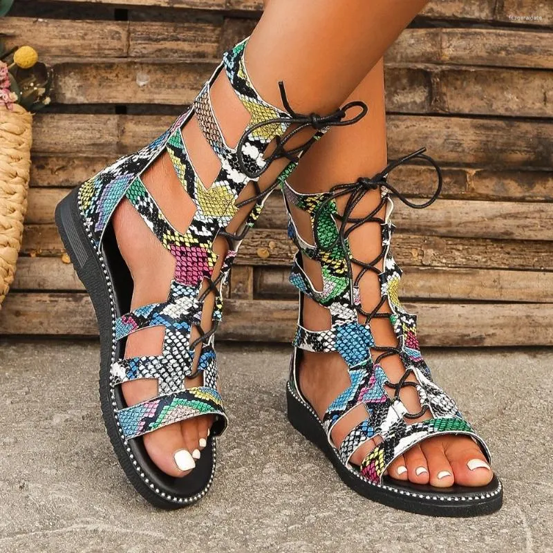 Chaussures décontractées Femmes Sandales 2024 Fashion Summer Sexy Cross Strap Round Round Toe Open Back Zipper Snake Patter