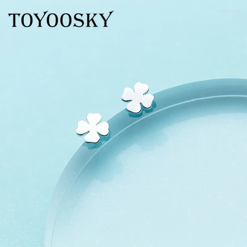 Boucles d'oreilles Toyoosky 925 Forme de plante d'herbe à quatre feuilles en argent sterling pour femmes mignonnes simples sterling-silver-jewelry brincos