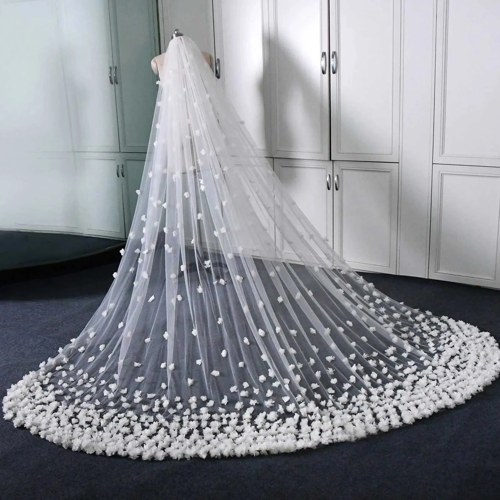 Long Cathedral Bridal Veil With 3d Flowers And Comb For Wedding_voghion.com
