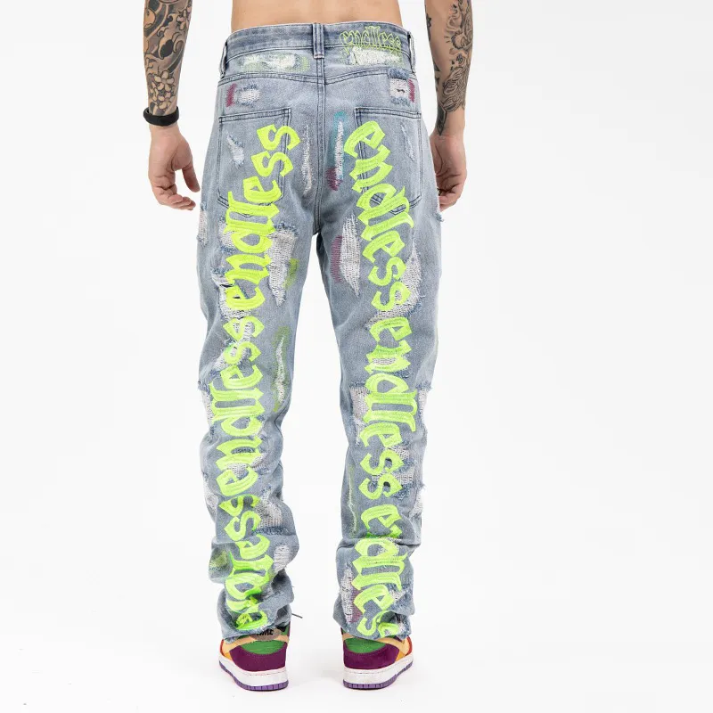 Heren broek mannen letter patches denim jeans streetwear gaten gescheurd borduurwerk gewassen om oude broek lichtblauw magere taps toelopende broek te maken