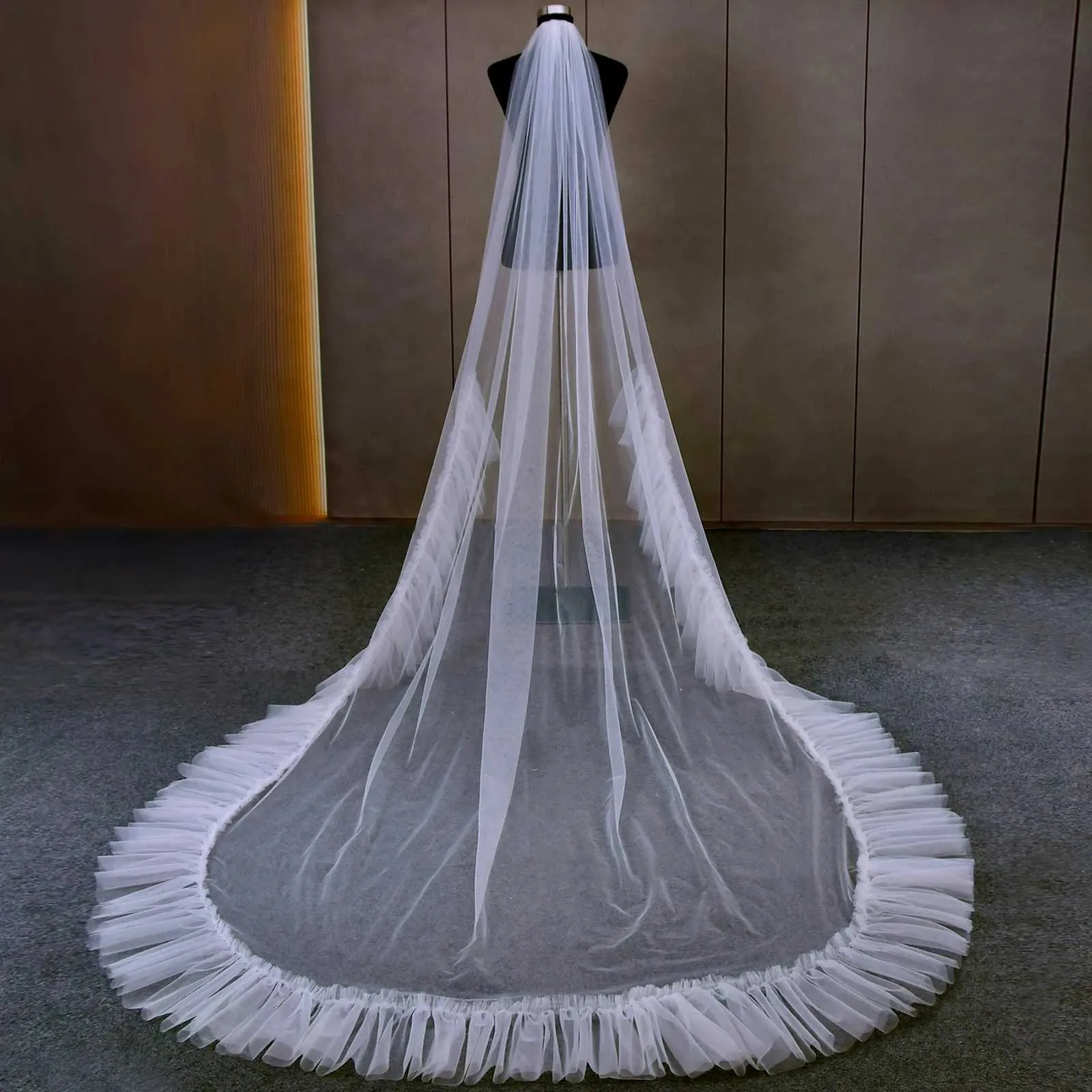 Bridal Veil Long Cathedral Wedding Veil With Comb Romantic Style_voghion.com