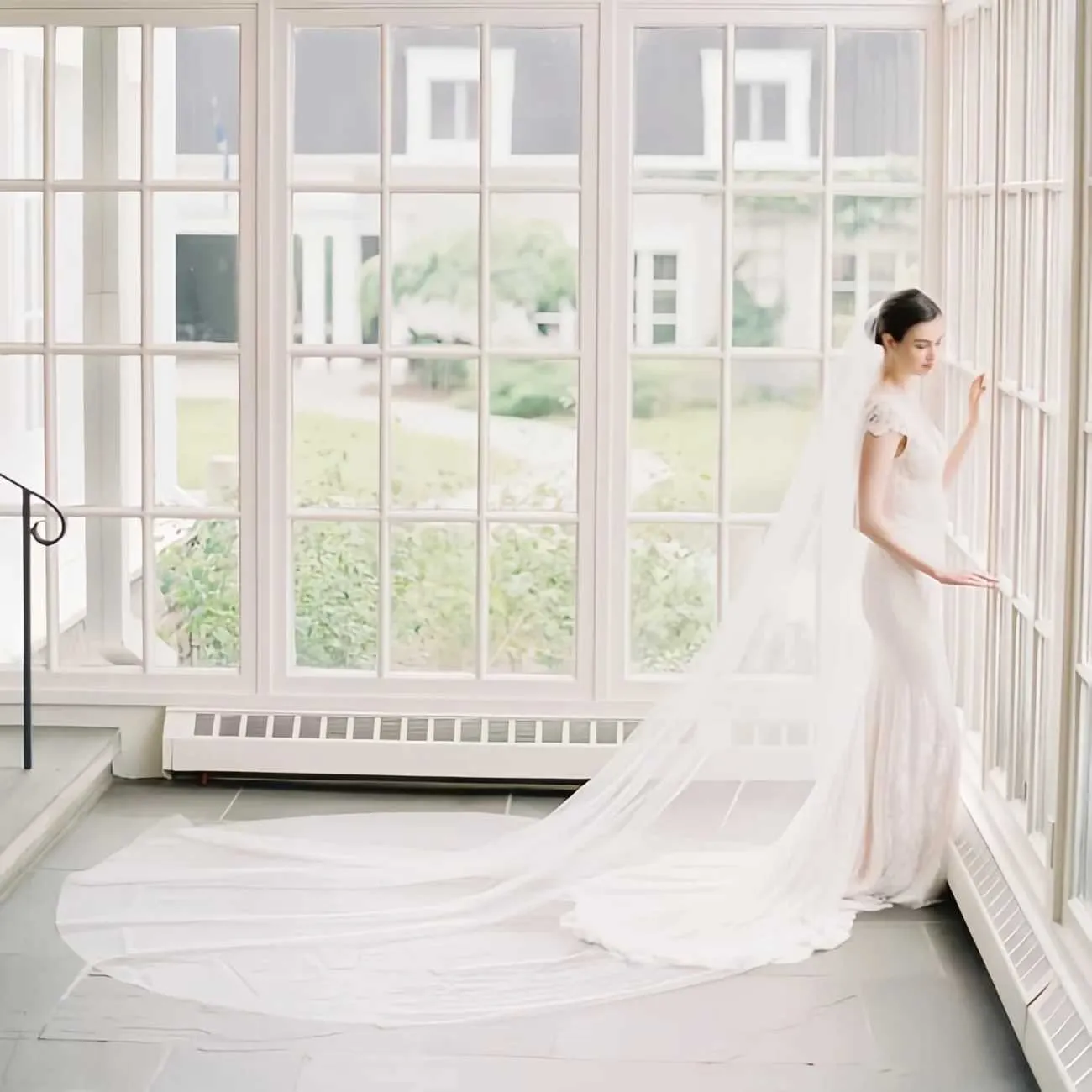 Hair Jewelry Cathedral Bridal Veils Long Veil with Comb 1 Tier Cut Edge Soft Tulle Silk 120in Wide Wedding Accessories_voghion.com