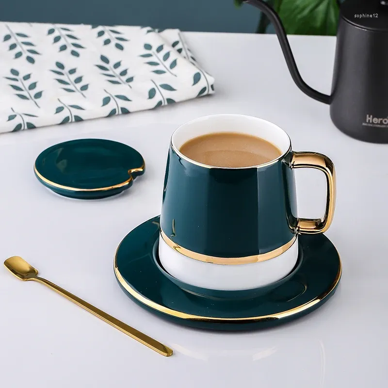 Kubki ceramiczny kubek z Lid Milk Cough Cups Europejski porcelanę Kreatywna prosta espresso para herbaty i spodka set Złota łyżka