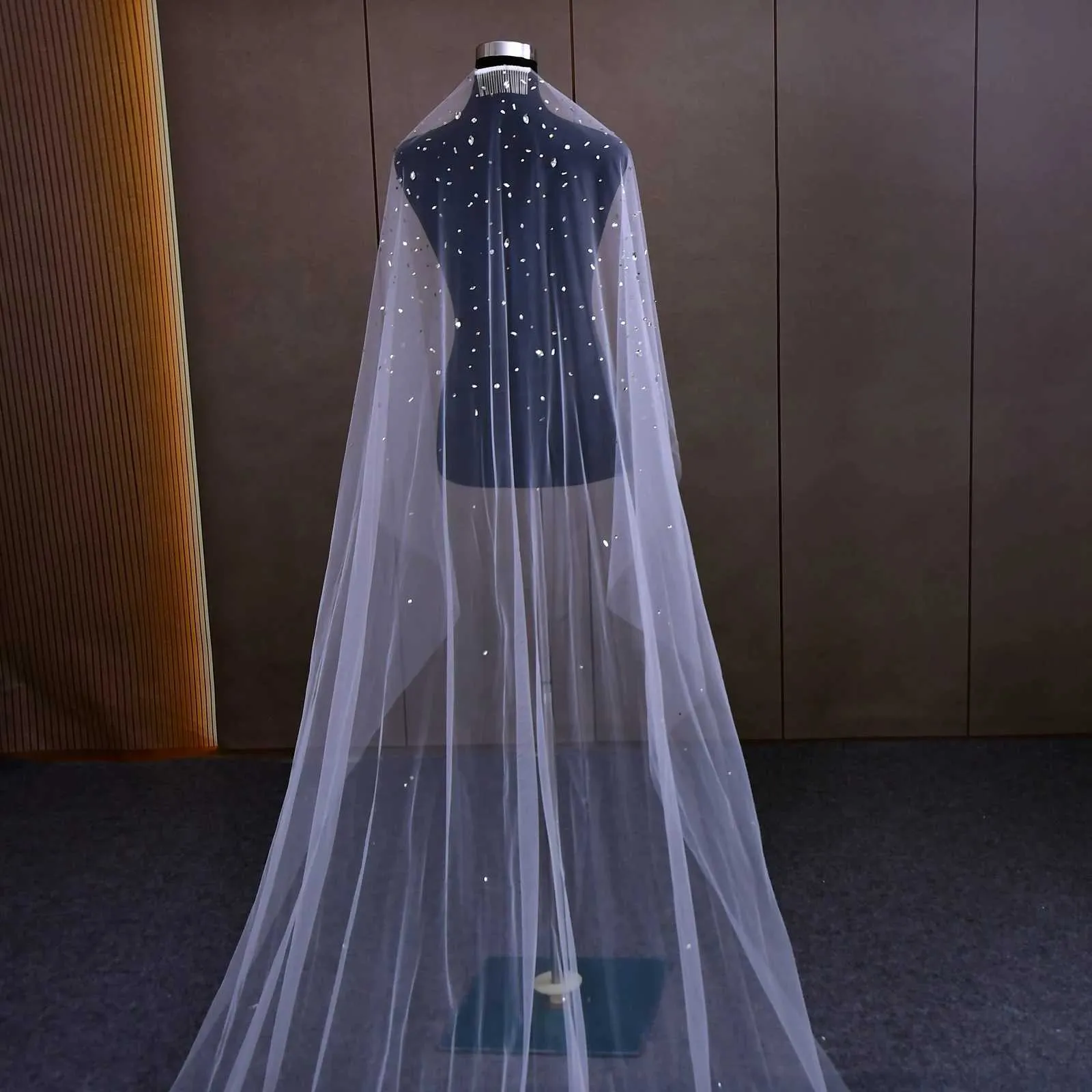 Gioielli per capelli V178 Veli da sposa con perline e cristalli, 1 strato, in tulle morbido con pettine, accessori da sposa per la sposa_voghion.com