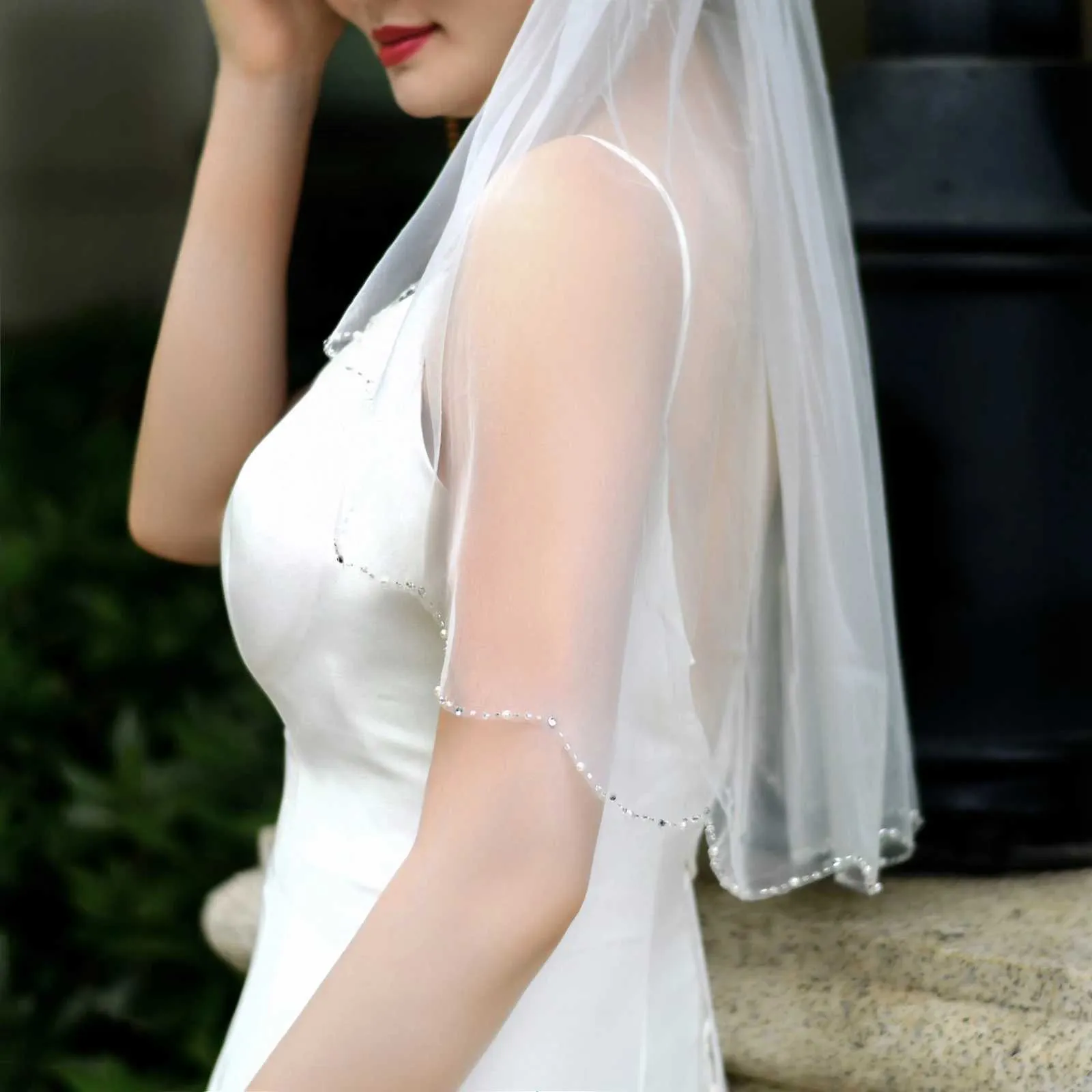 Voal de mireasă scurt cu strass și cristale pentru nuntă_voghion.com