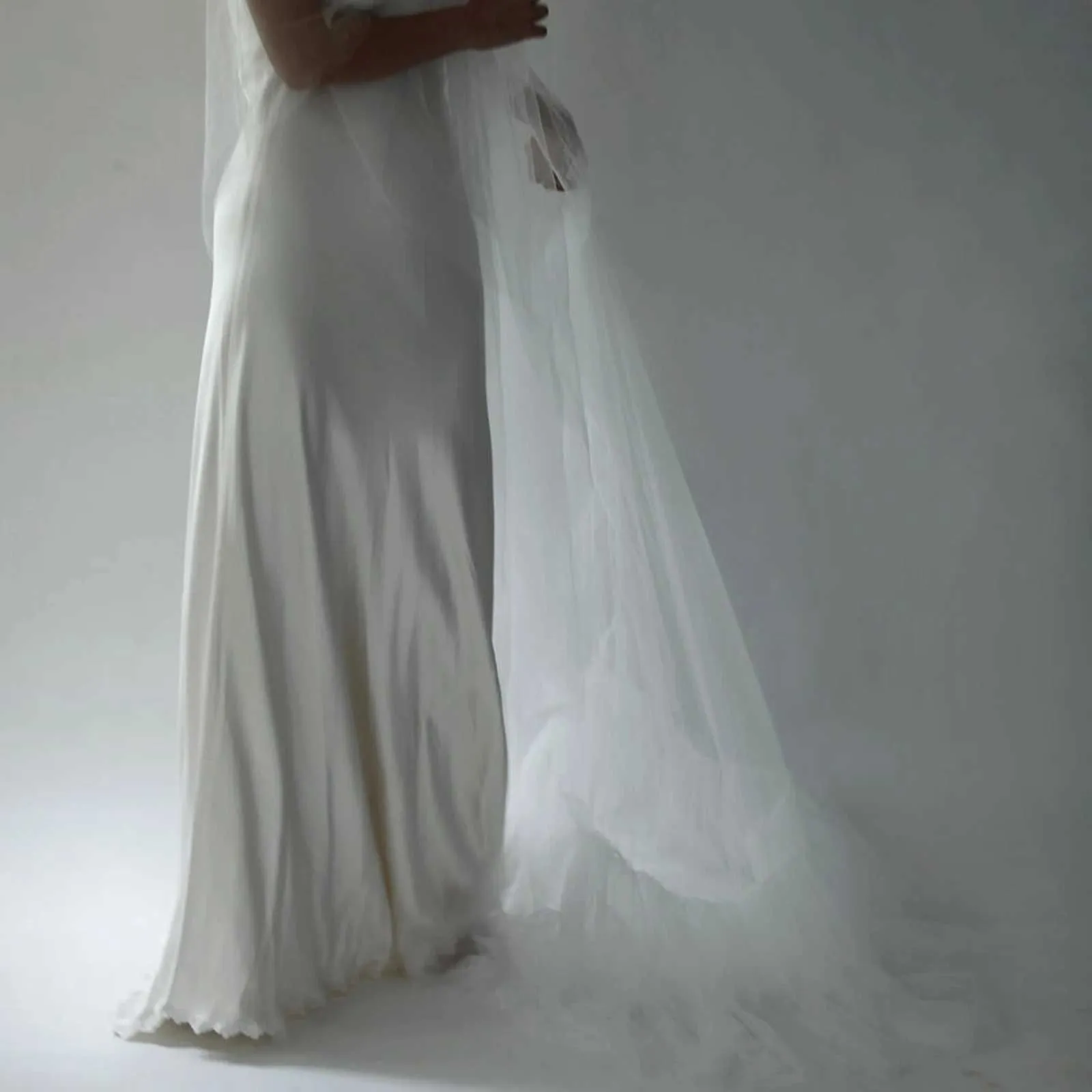 Bridal Veil Long Cathedral Wedding Veil With Comb Romantic Style_voghion.com