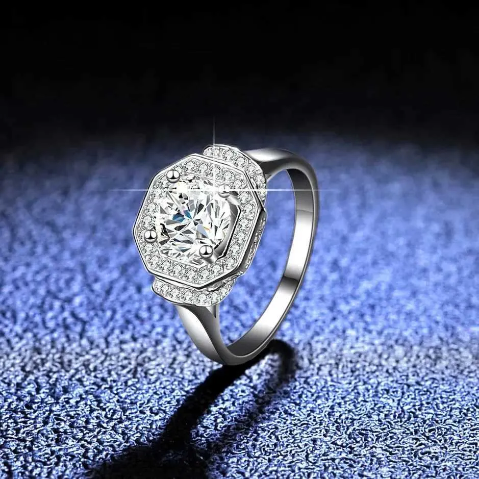Bröllopsringar Platinum PT950 Womens Ring 1CT True Diamond Engagement Söt födelsedagspresent Q240511
