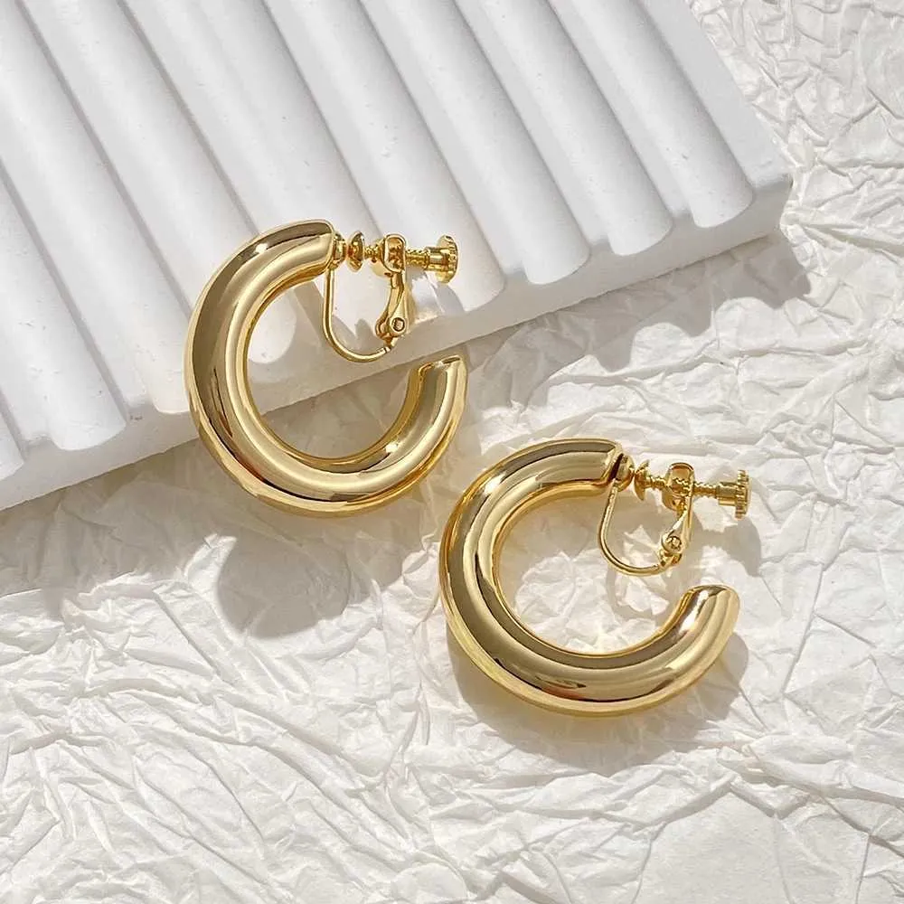 Stud 30mm Medium Smooth Circle Hoop Clip Earrings For Women Vintage Fashion Statement Golden Non Pierced Earrings Party Jewelry 2023 J240513