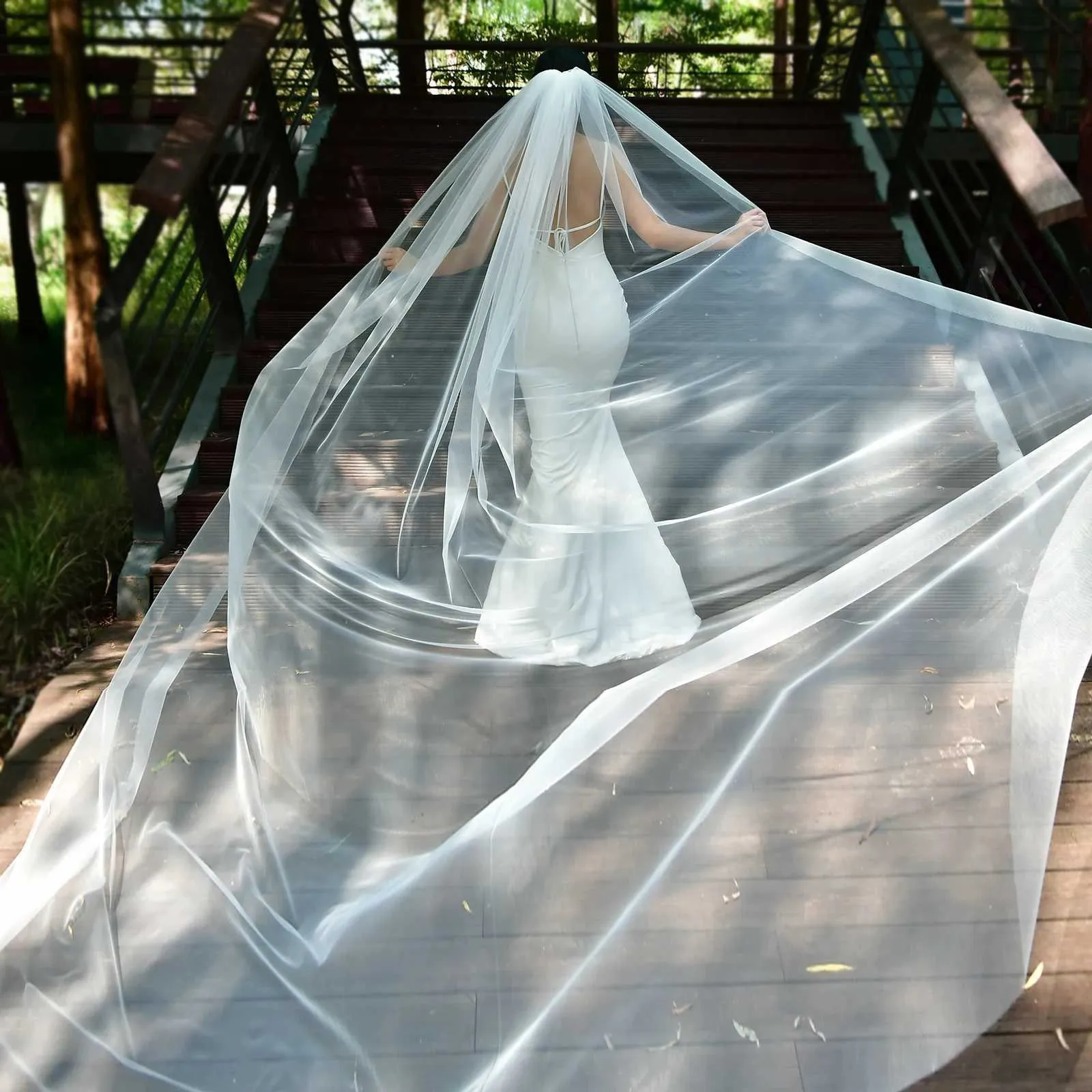 Gioielli per capelli M92 Velo lungo con pettine Velo da sposa cattedrale semplice 1 livello Bordo tagliato Sheer Soft Tulle120in Ampio matrimonio_voghion.com