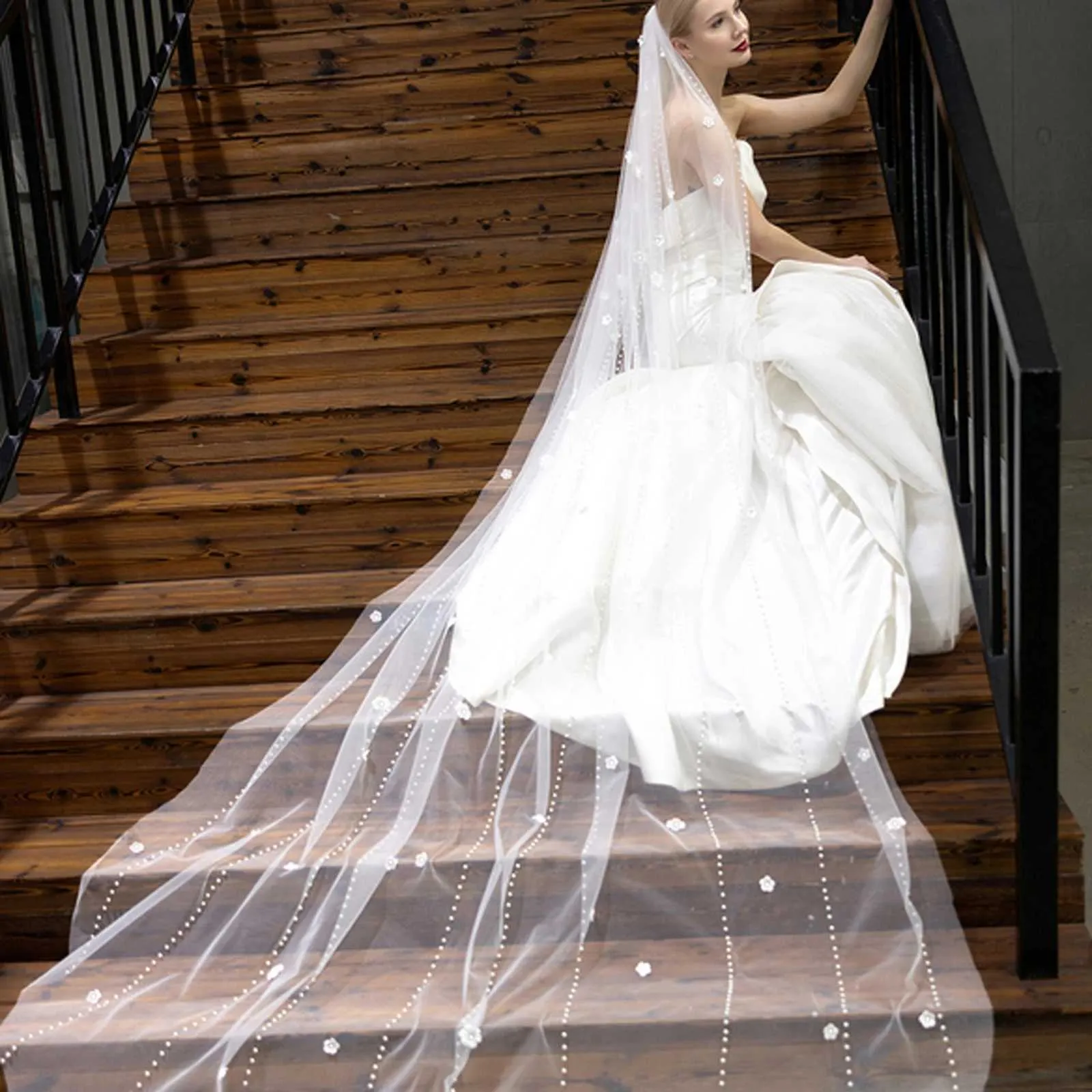 Hair Jewelry V193 Pearls Beaded Wedding Veil 3D Flowers Long Cathedral Soft Bridal Illusion with Comb Elegant Bride_voghion.com