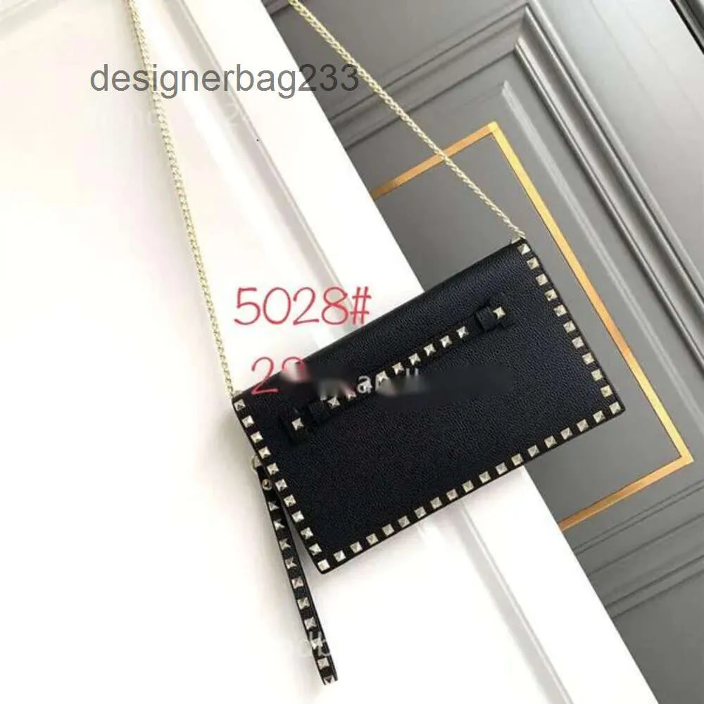 Event Trendy Locoo Rivet Small Womens Stud Chain Vo Valenteino Style Cowhide Designer Lady 2024 Crossbody Purse Bag Letter Square Bags Rock Xssz