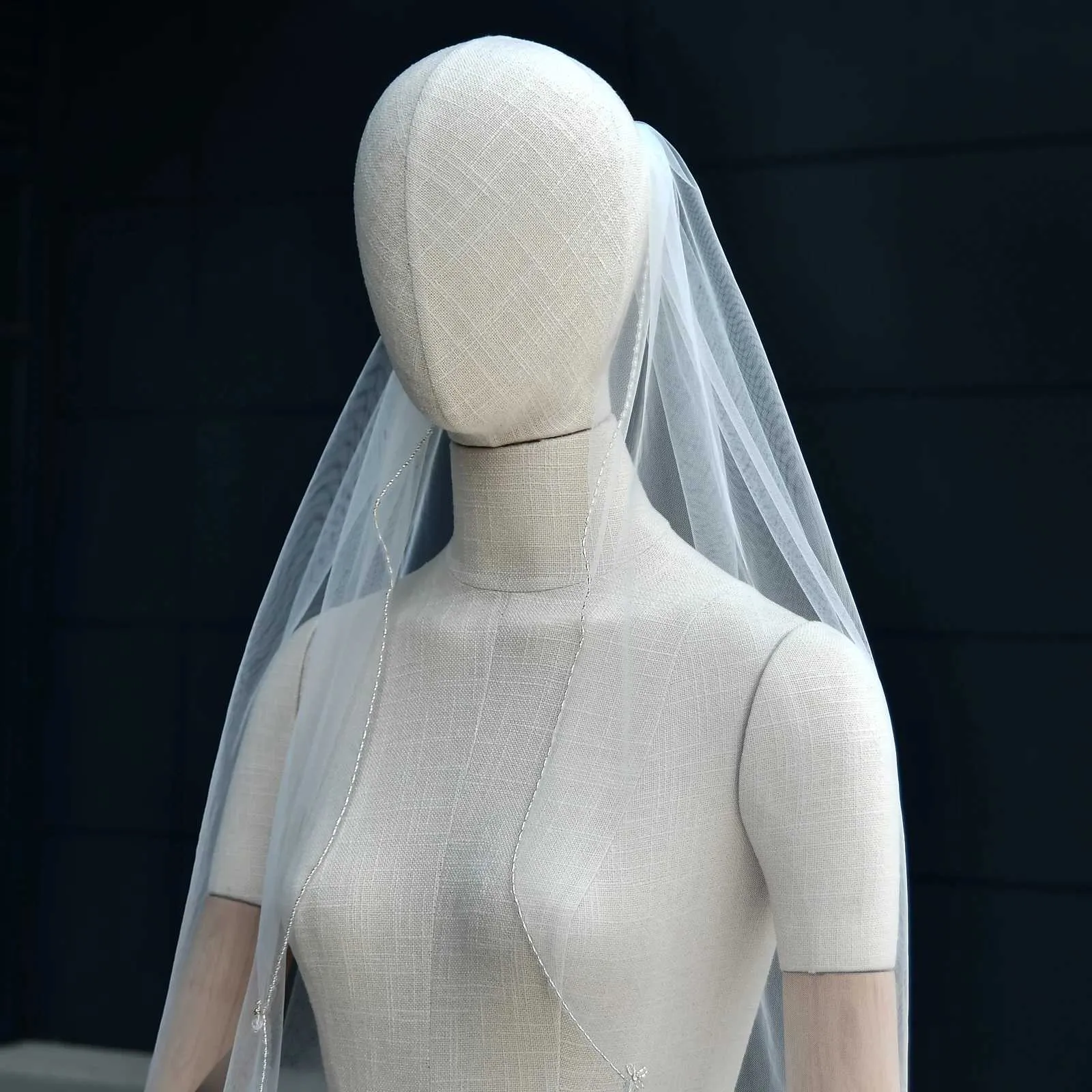 Eleganter Brautschleier Mit Perlen Und Strass Für Brautfrisuren_voghion.com