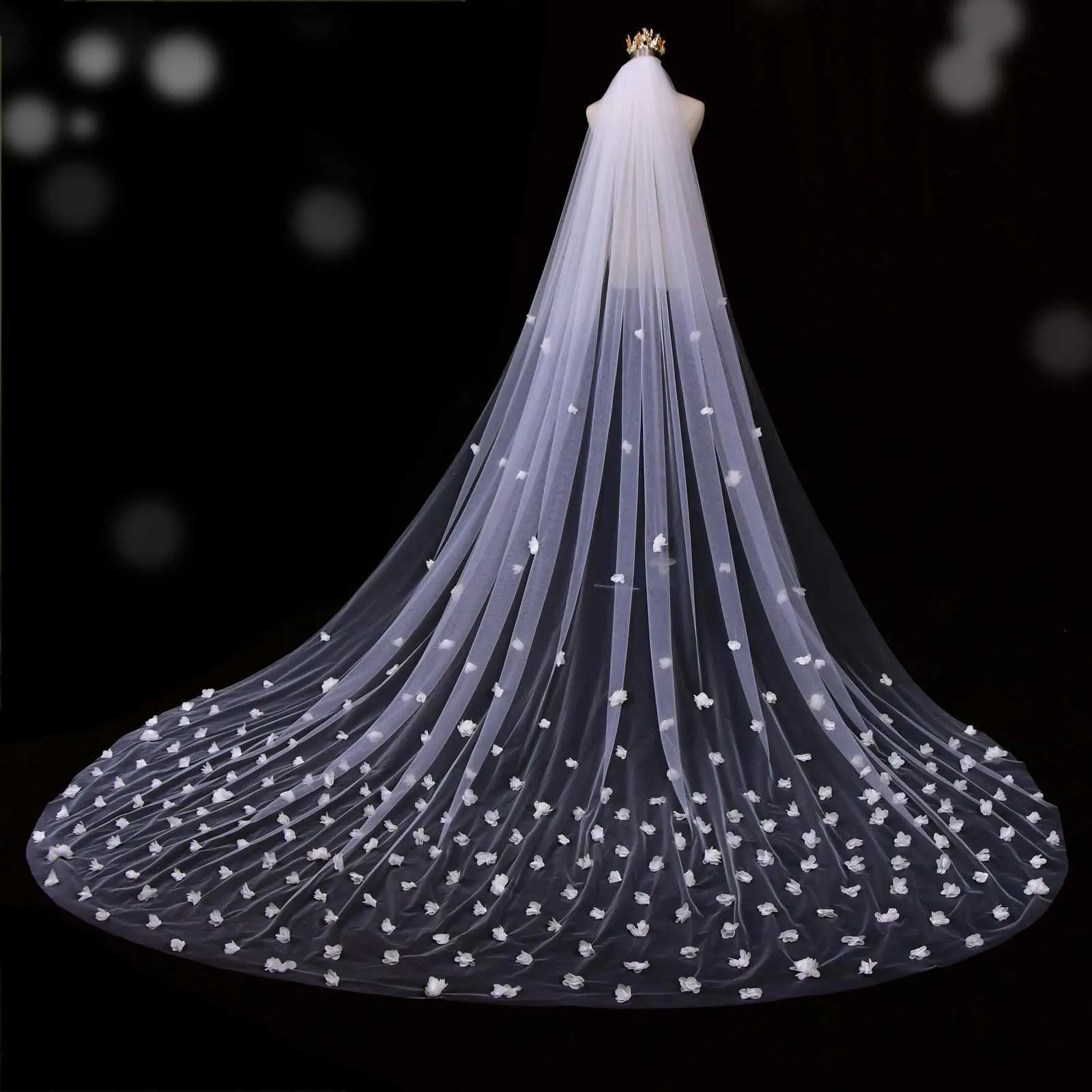 Long Cathedral Bridal Veil With 3d Flowers And Comb For Wedding_voghion.com