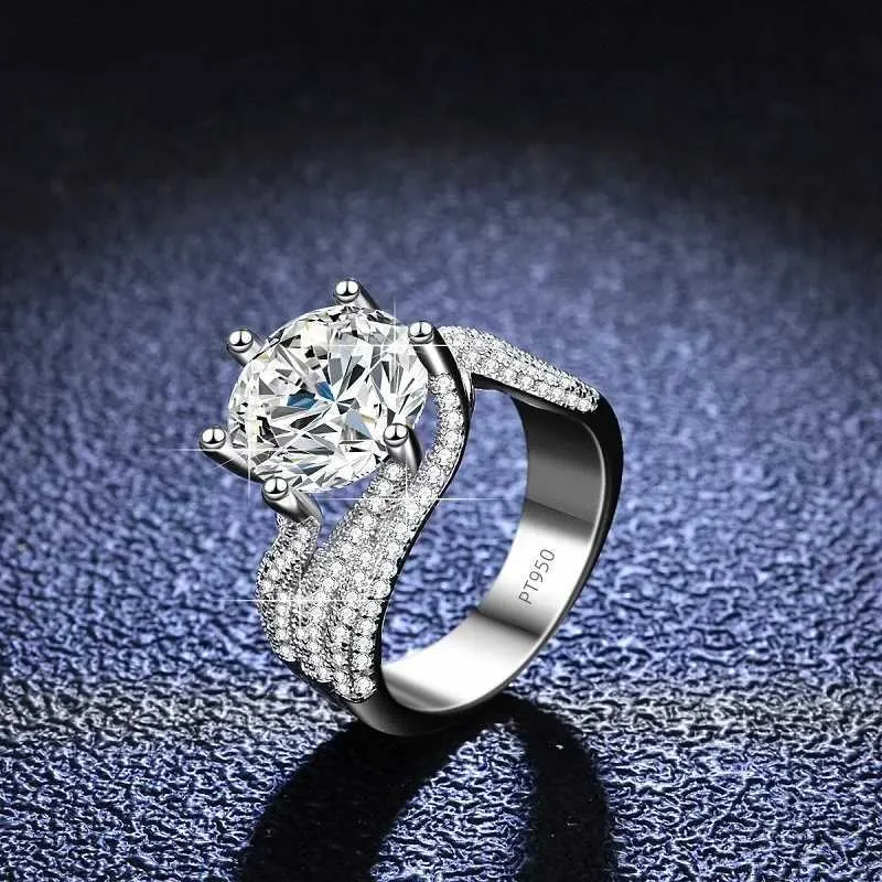 Bröllopsringar Deluxe Platinum PT950 18K 5 Karat All Molybden Silicon Diamond Ring Womens D-färg smycken engagemang underbara Q240511