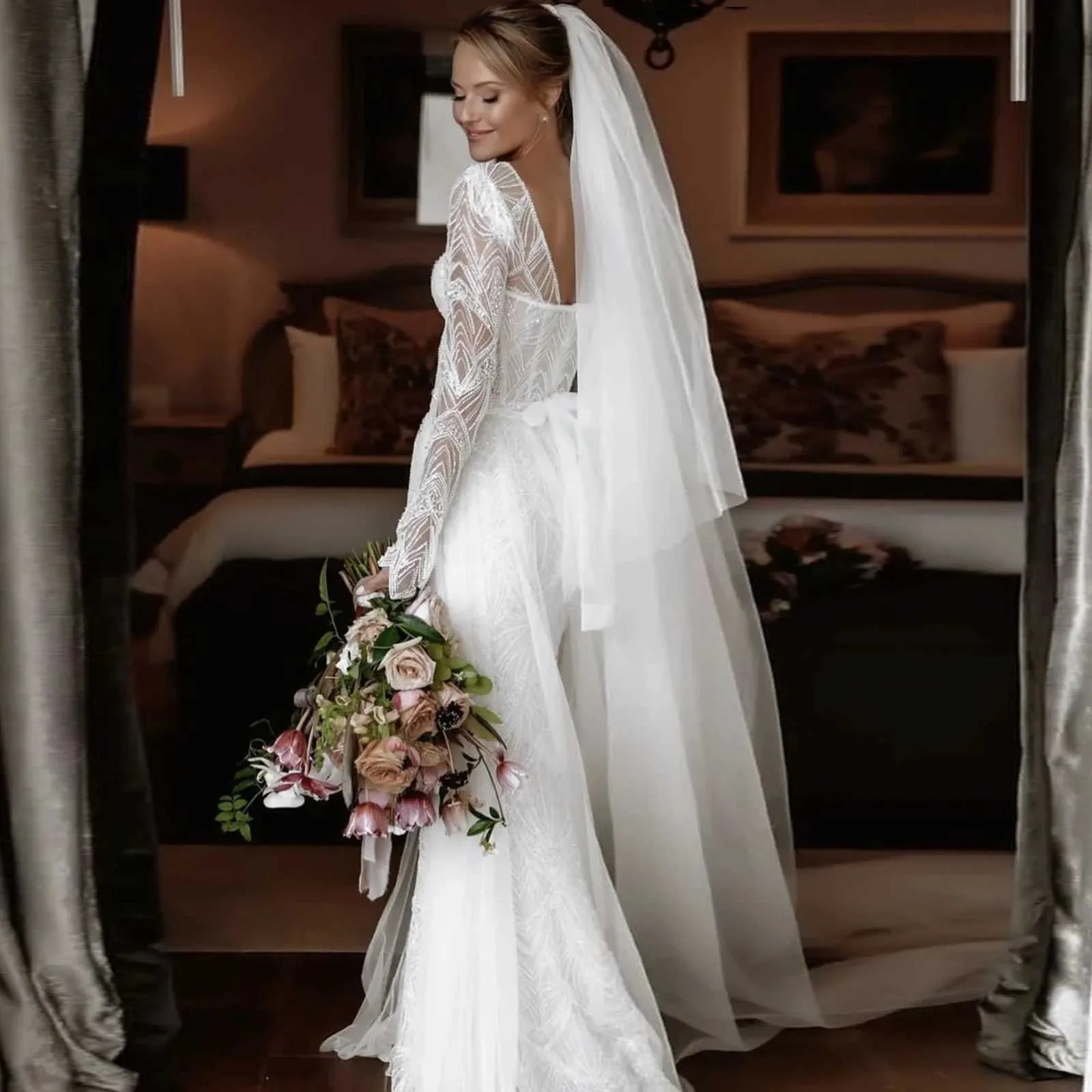 Hair Jewelry Cathedral Bridal Veils Long Veil with Comb 1 Tier Cut Edge Soft Tulle Silk 120in Wide Wedding Accessories_voghion.com