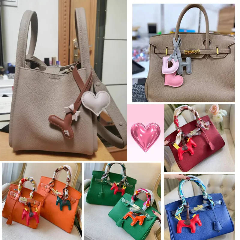 Fashion Leather Designer Bag Saddle Bags Tote Womens Luxury Shoulder Bags Hardware Buckle High Quality material Summer walking girls Street Style suitable