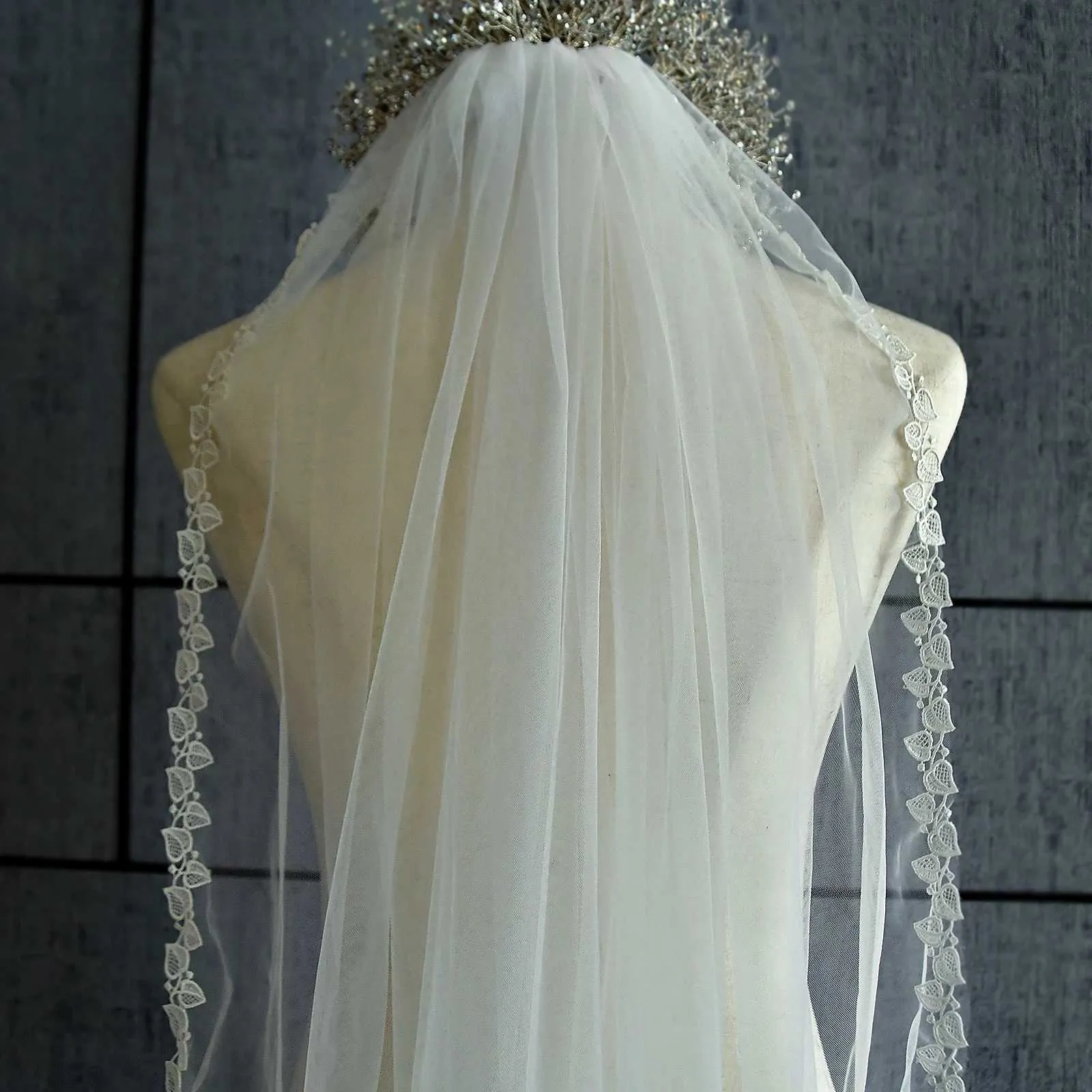 Brautschleier Mit Spitzenbesatz Blatt Design Für Hochzeiten_voghion.com