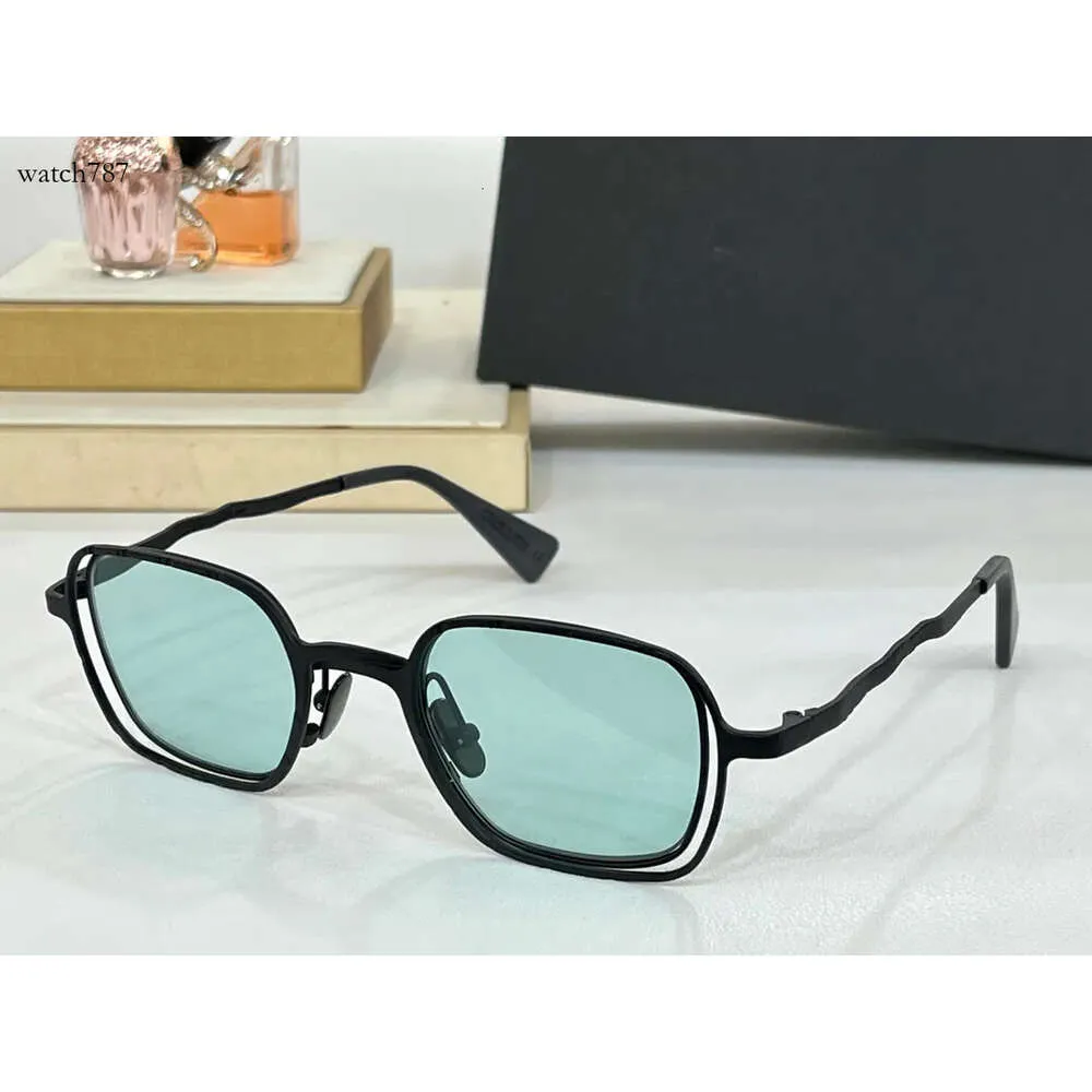 Conception de lunettes de soleil pour hommes Femmes H12 Classic Fashion Summer Été élégant High Street Traveler Style Anti-Ultraviolet Plaque métal monture des cadres irréguliers Boîtes aléatoires