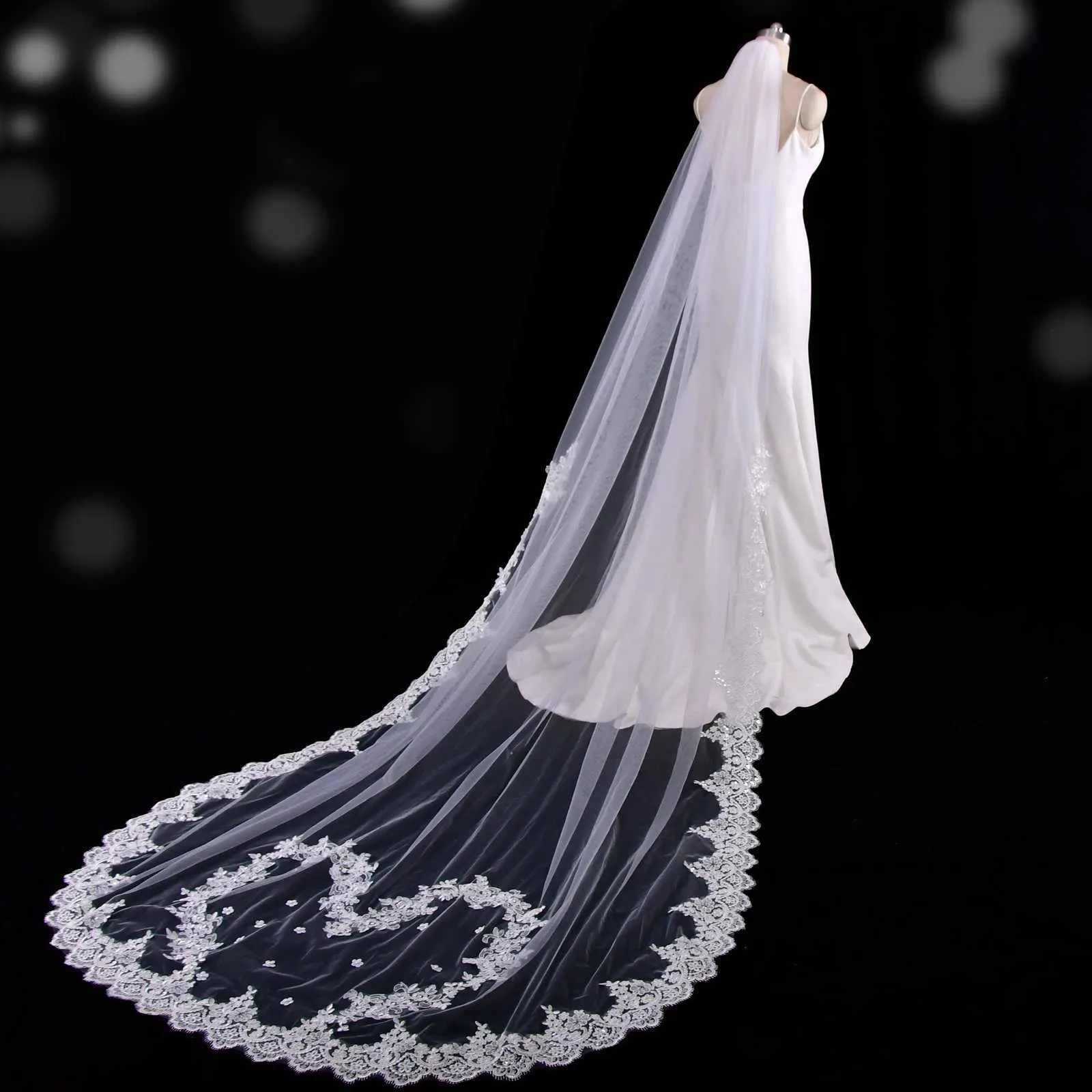Hair Jewelry V163 Love Shape Veil Long Bridal Veils Cathedral 1 Tier Lace Appliques Edge Mantilla Wide Wedding_voghion.com
