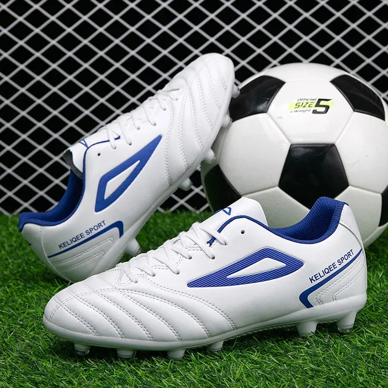Męskie buty piłkarskie FG Outdoor Football Boots Sneakers Ultralight Sport Cleats Wygodne trening Najwyższej jakości profesjonalista 240506