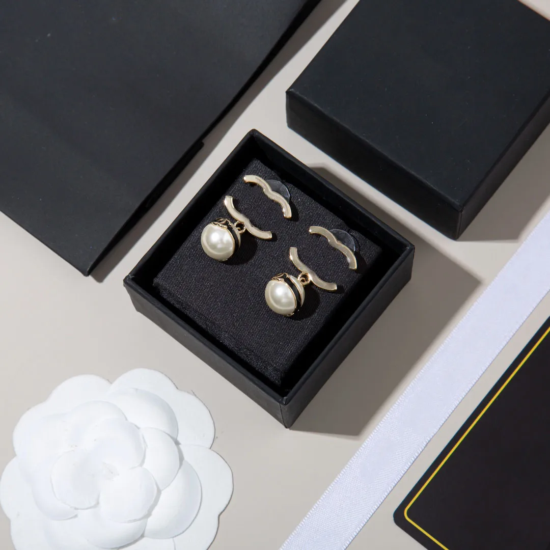 C-bokstäver örhängen charm kristall mässing koppar designer örhängen 18k guld fina smycken klassiska senior par årsdag gåvor